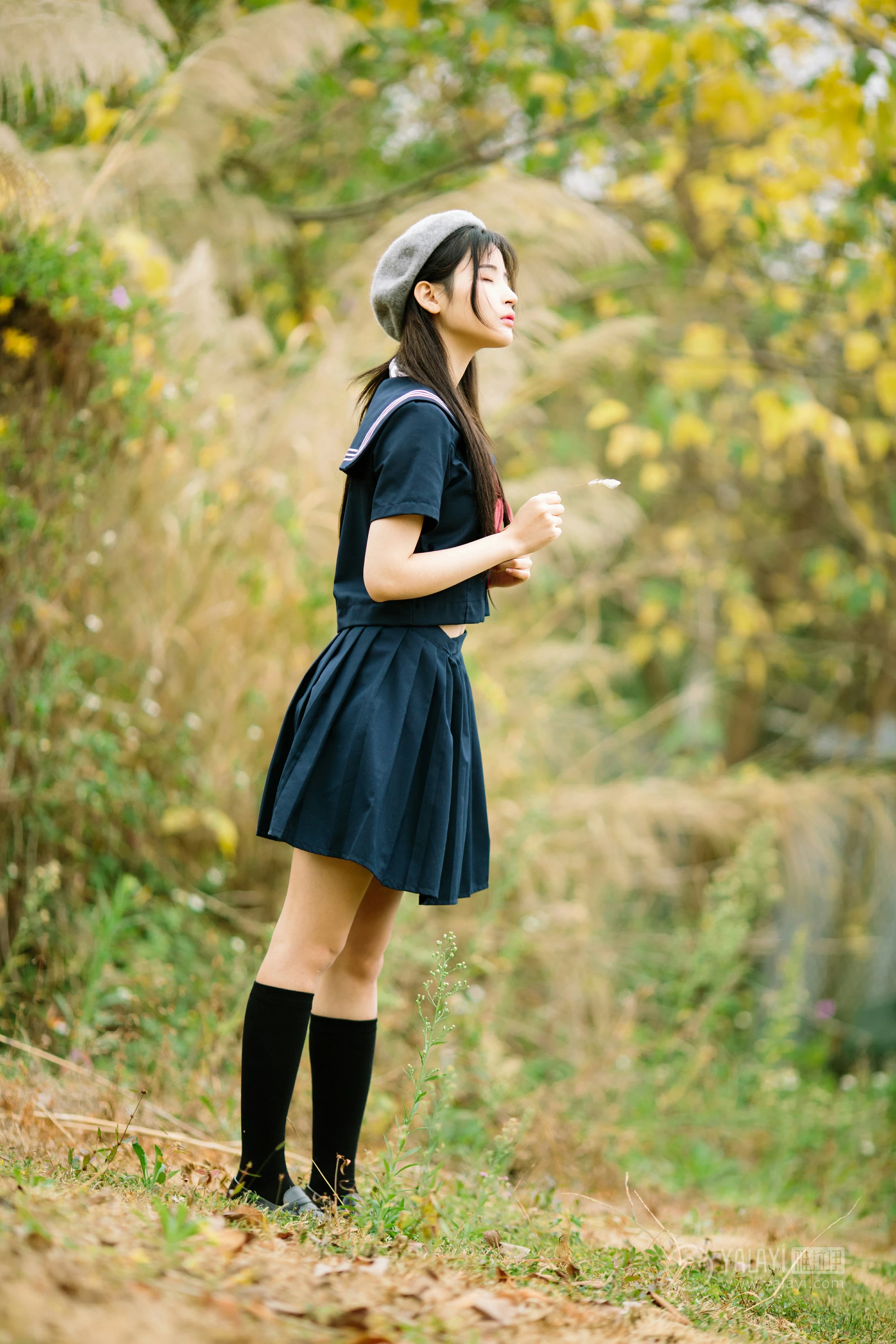 [YALAYI雅拉伊]No.189 青涩岁月 阿惜 蓝色情趣高中女生制服加短裙性感私房写真集第5张