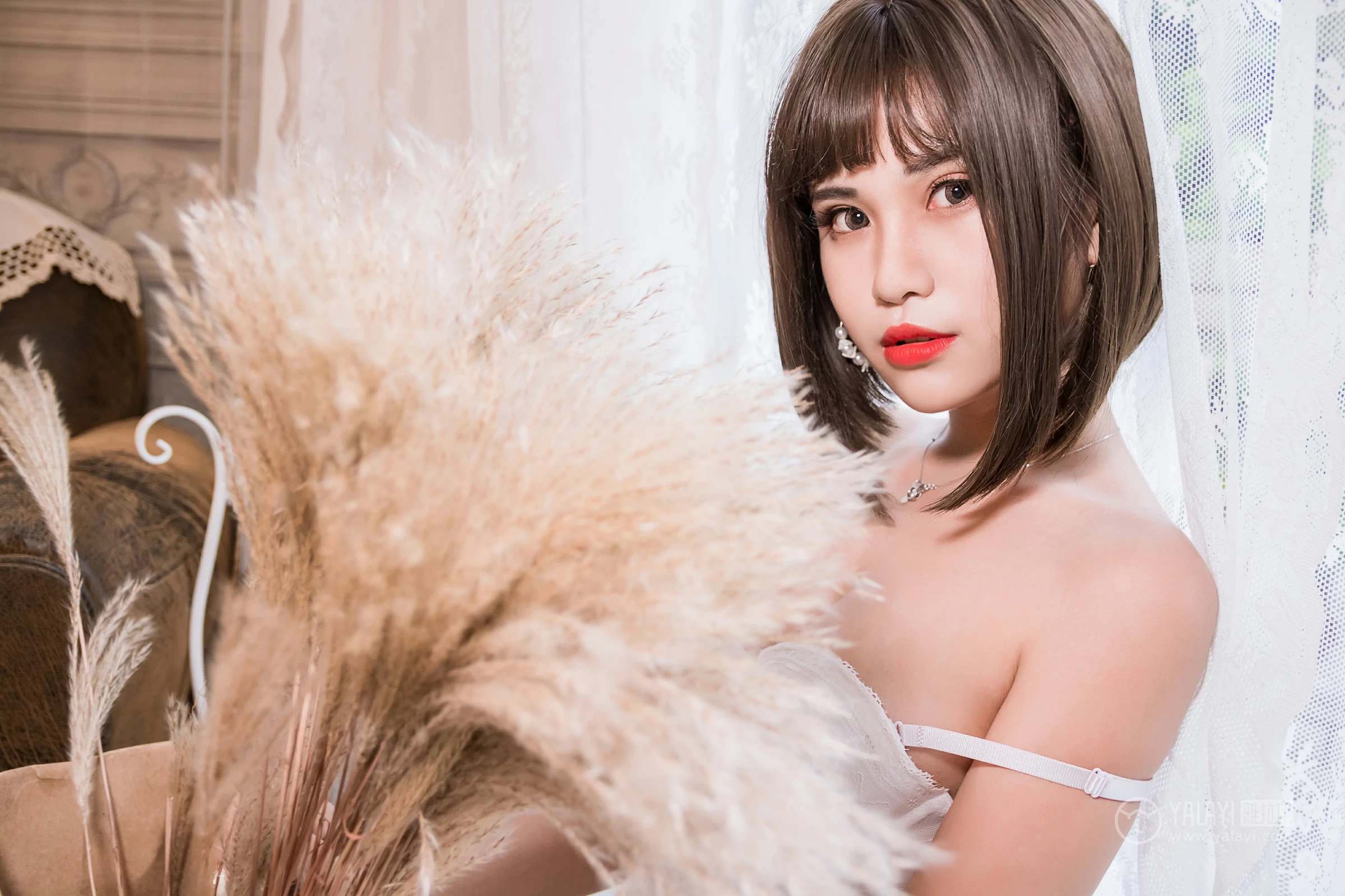 [YALAYI雅拉伊]No.190 情趣盎然 宝儿 透视镂空婚纱与情趣蕾丝内衣加白色丝袜美腿性感私房写真集第12张