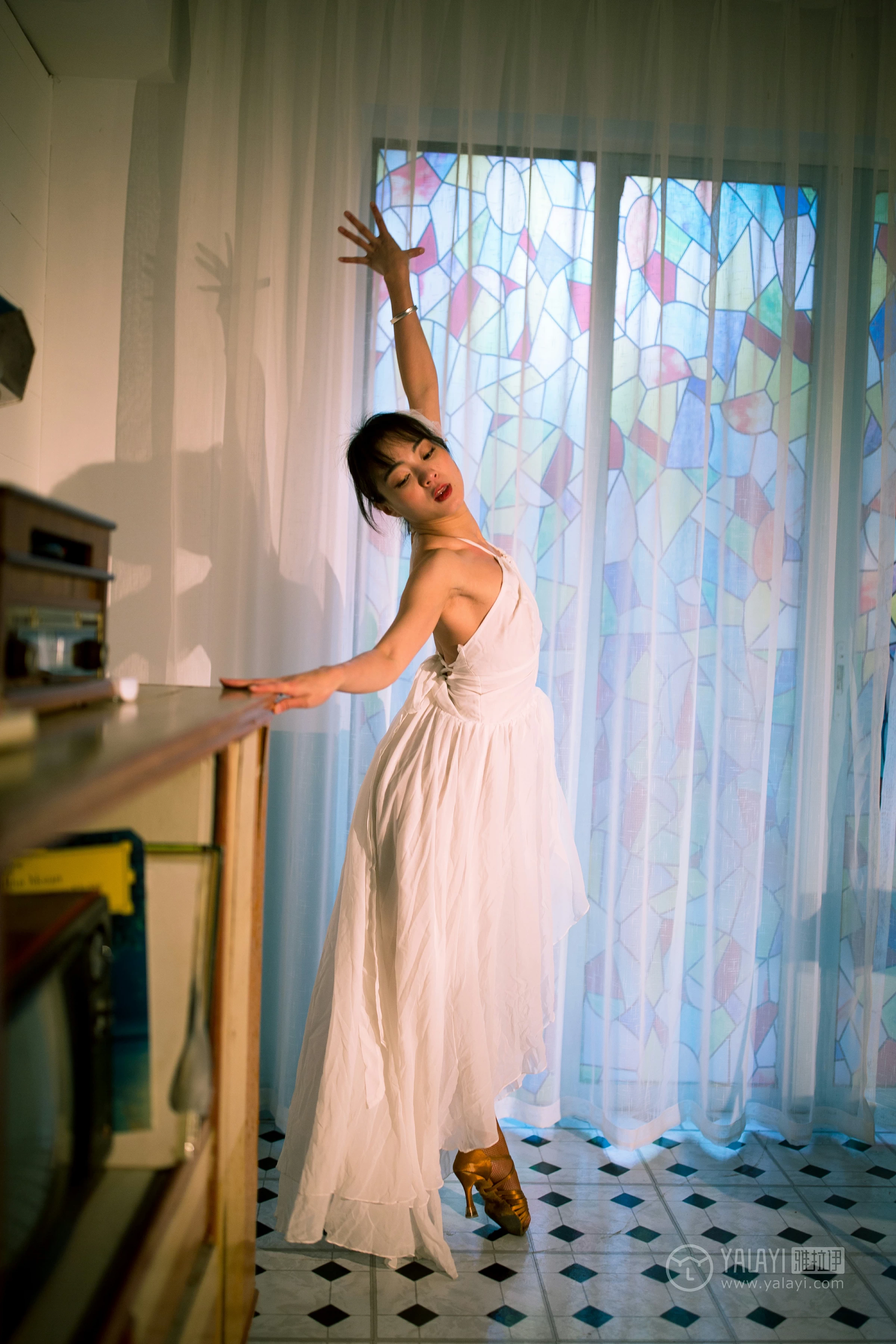 [YALAYI雅拉伊]No.191 轻舞飞扬 米粒米粒 白色吊带裸背婚纱连衣裙性感私房写真集第11张