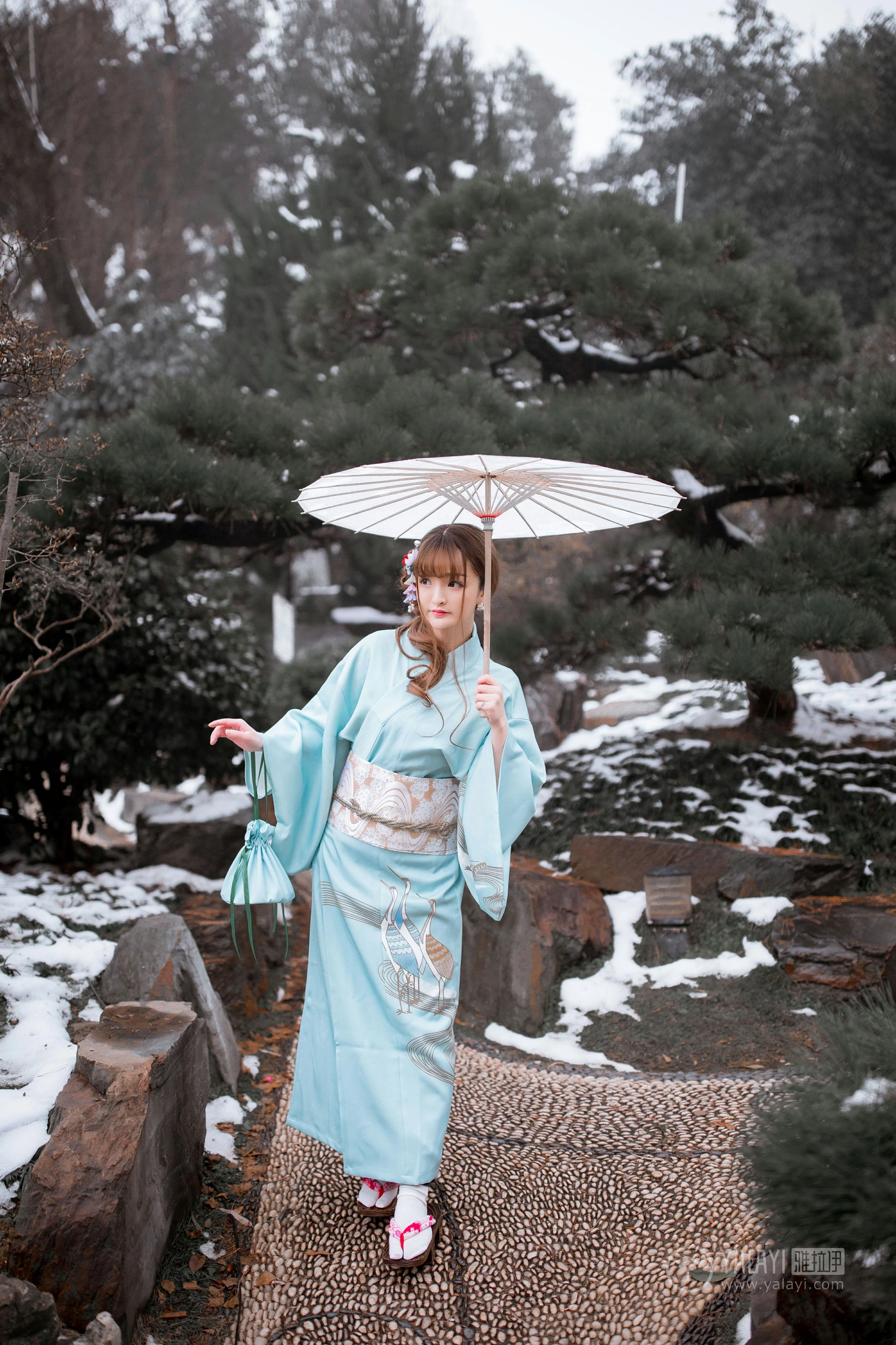 [YALAYI雅拉伊]No.192 赏雪 团团 淡蓝色和服性感私房写真集第6张
