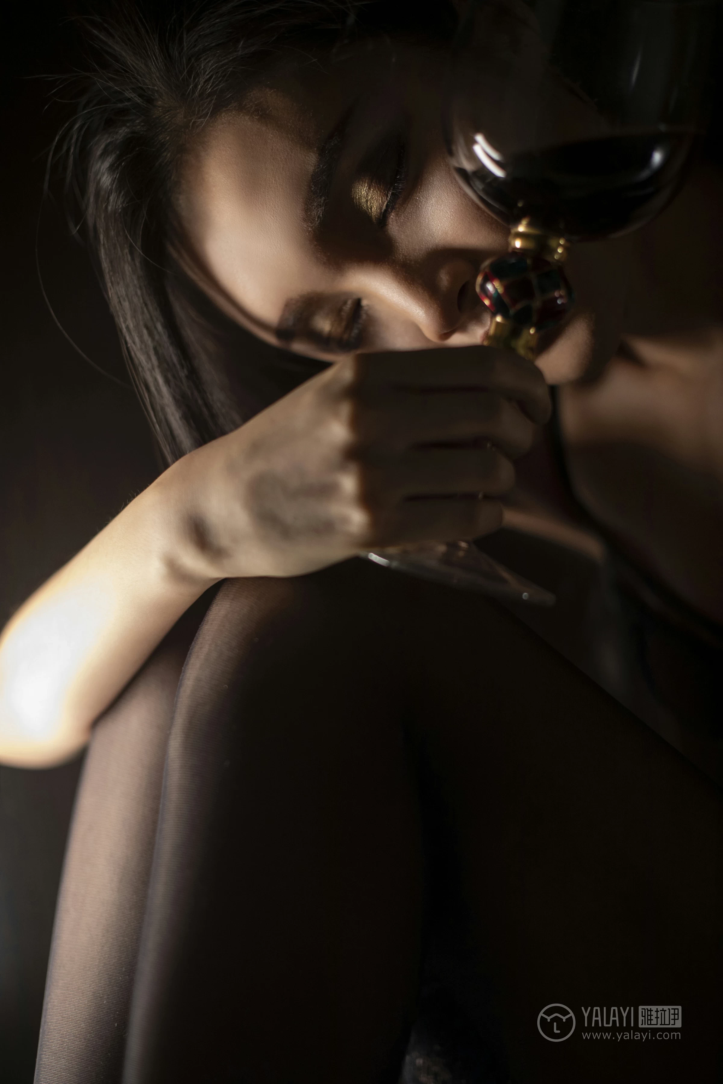 [YALAYI雅拉伊]No.196 瘾 王艺颖 黑色透视情趣内衣加黑色丝袜美腿性感私房写真集第14张