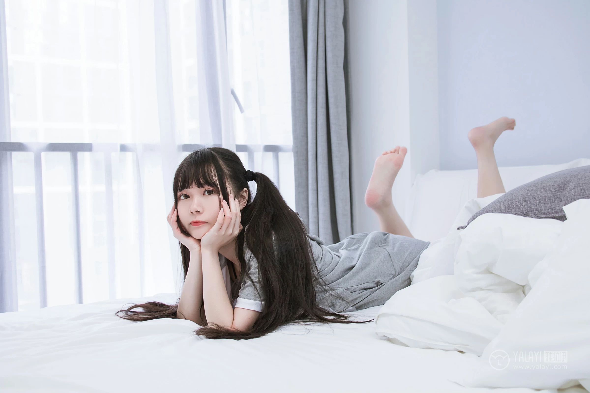 [YALAYI雅拉伊]No.201 龙猫睡衣 小琉 灰色连身睡衣加黑色情趣内衣性感私房写真集第8张