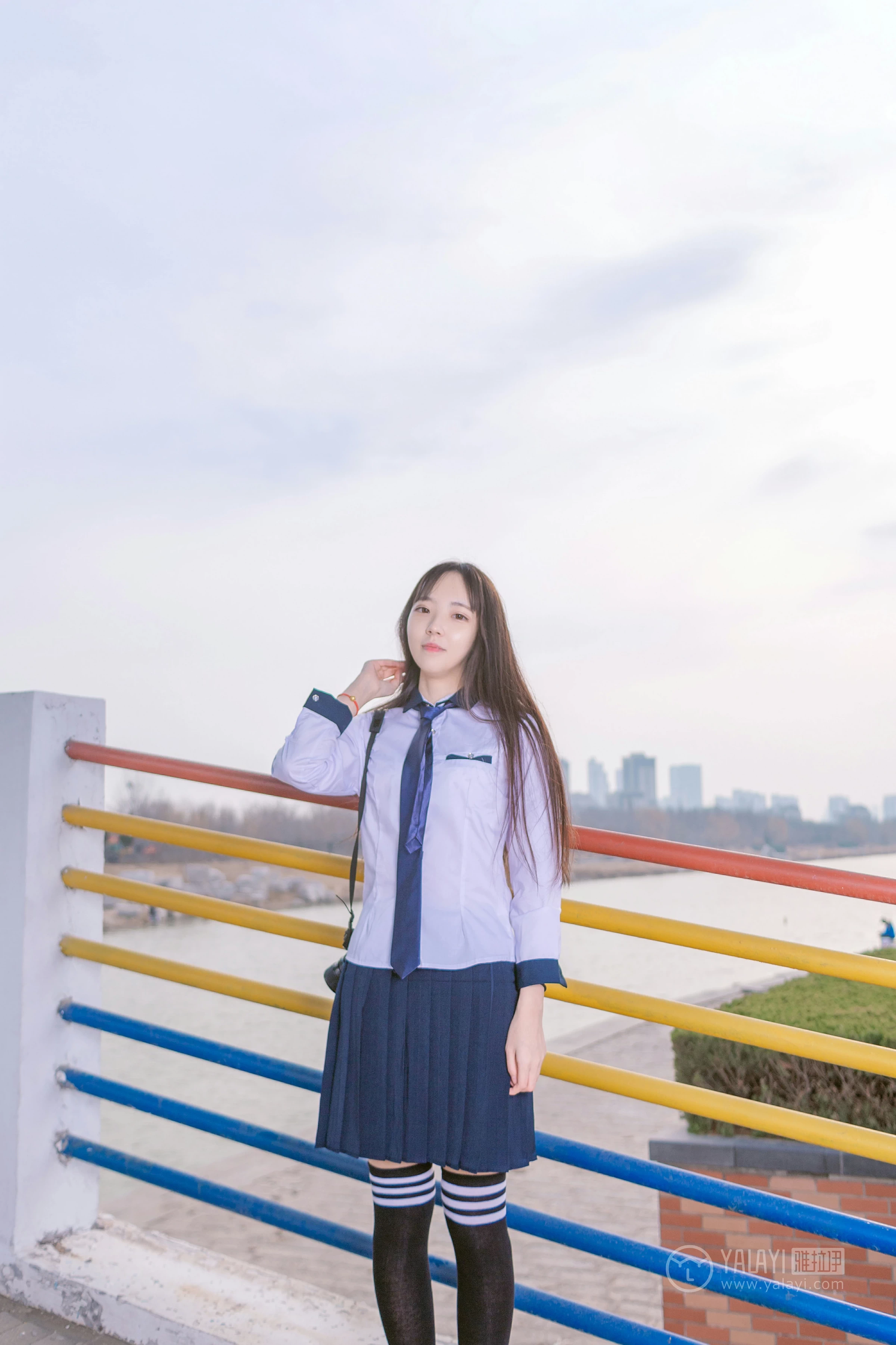 [YALAYI雅拉伊]No.229 小清新 文慧慧 日本高中女生制服与短裙加黑色丝袜美腿性感私房写真集第3张