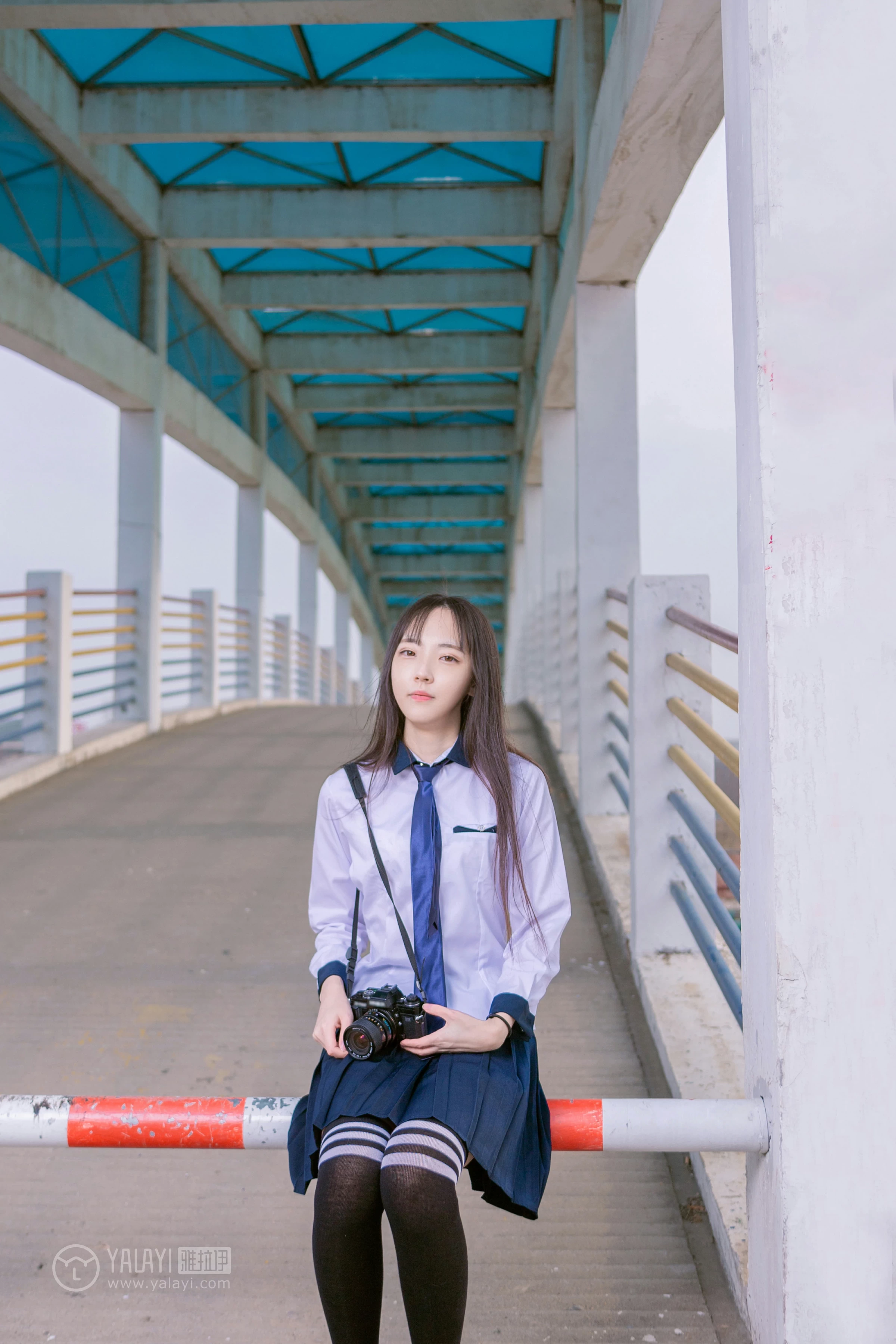 [YALAYI雅拉伊]No.229 小清新 文慧慧 日本高中女生制服与短裙加黑色丝袜美腿性感私房写真集第4张