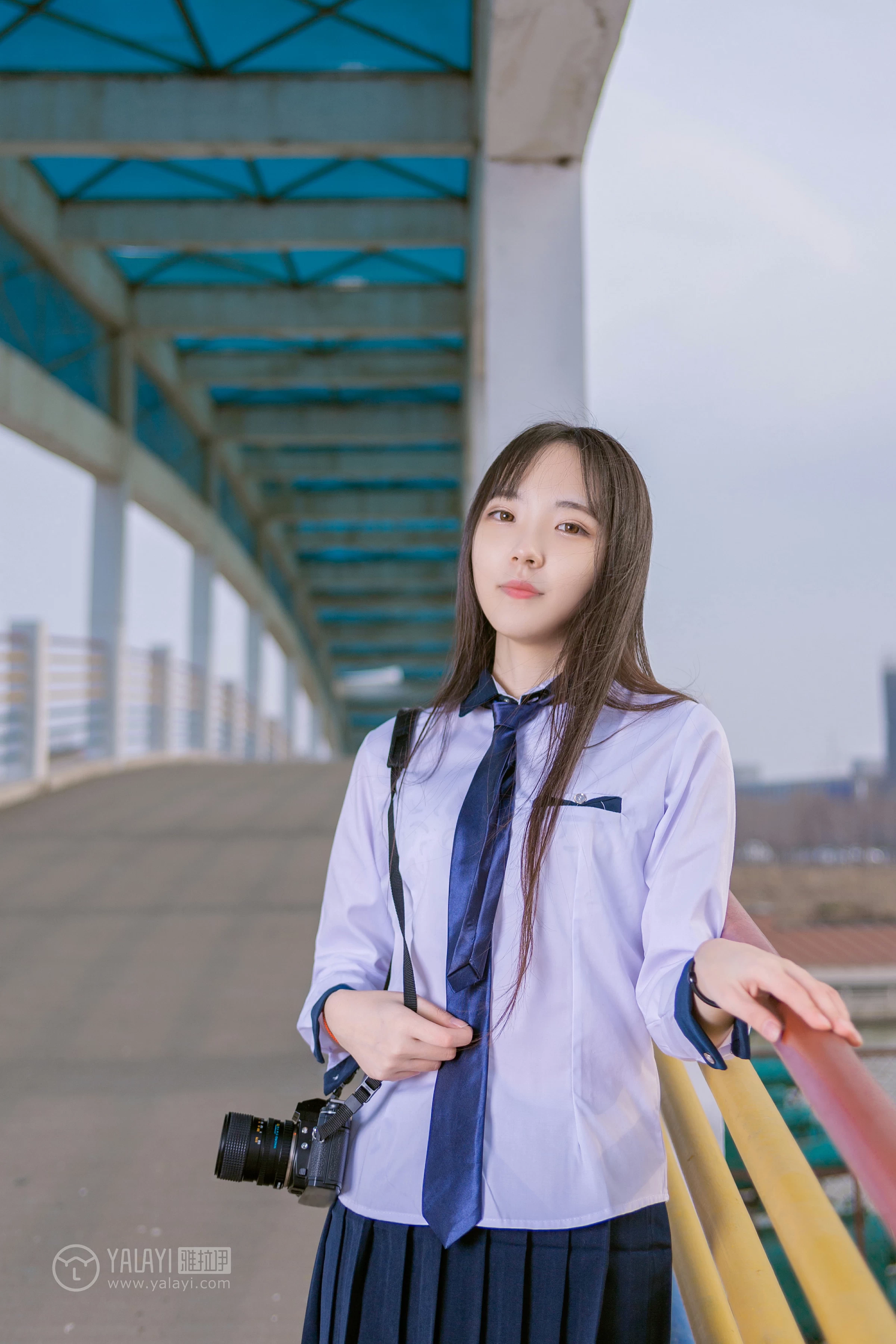 [YALAYI雅拉伊]No.229 小清新 文慧慧 日本高中女生制服与短裙加黑色丝袜美腿性感私房写真集第3张