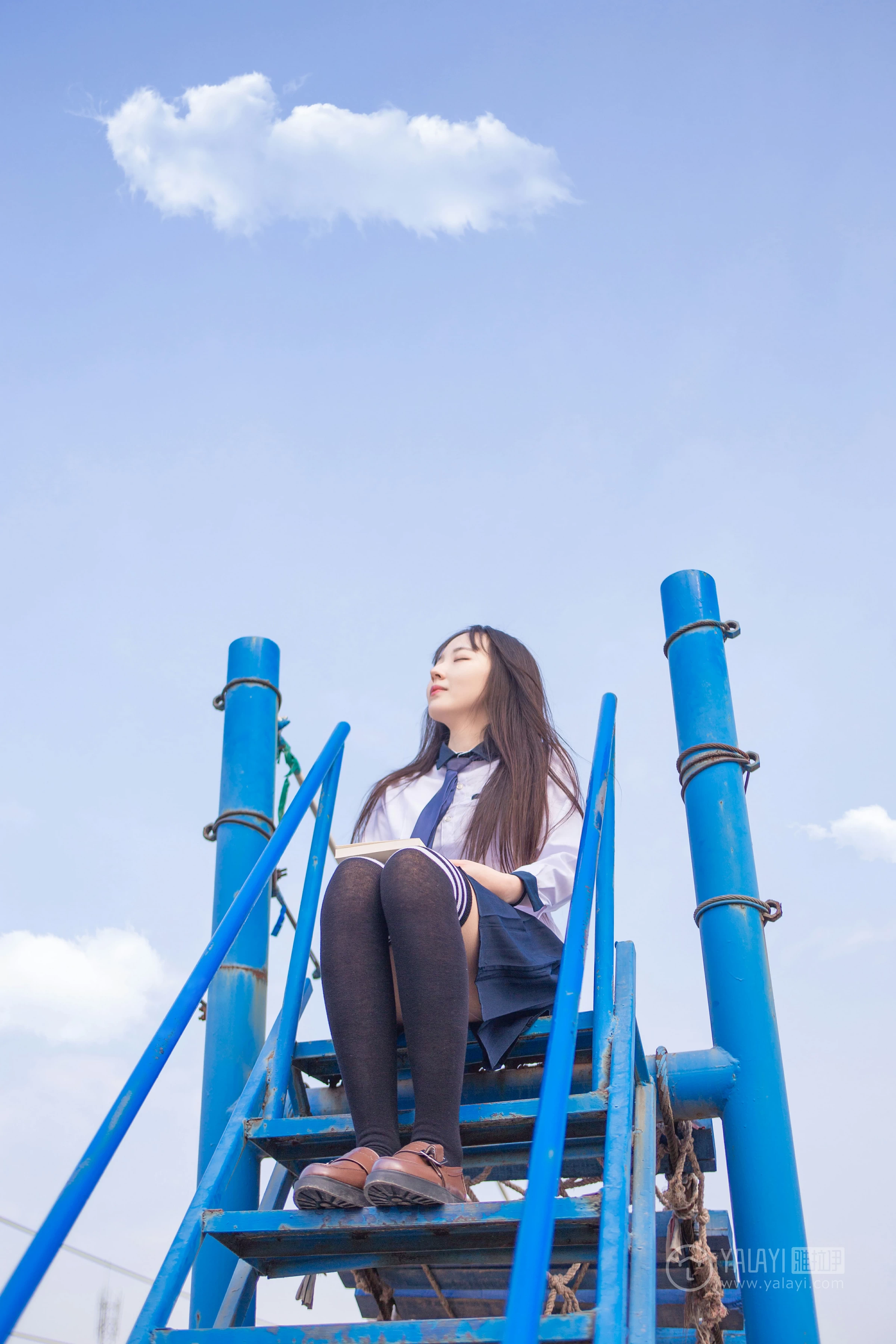 [YALAYI雅拉伊]No.229 小清新 文慧慧 日本高中女生制服与短裙加黑色丝袜美腿性感私房写真集第13张