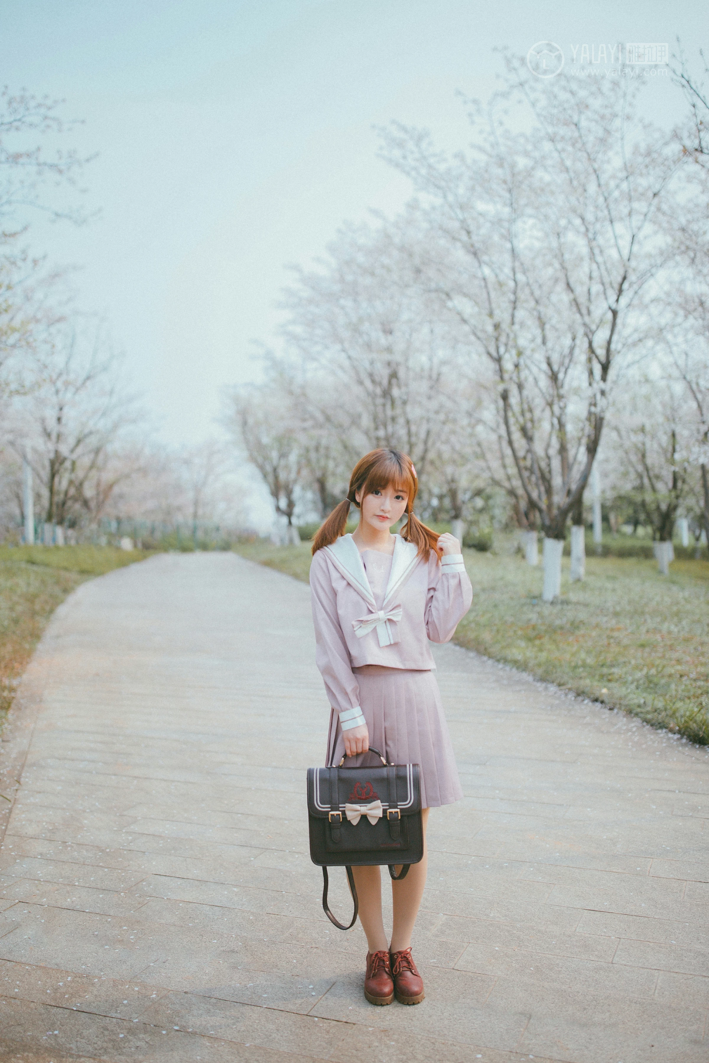 [YALAYI雅拉伊]No.246 樱花樱花想见你 团团 日本高中女生制服加肉色丝袜美腿性感私房写真集第12张