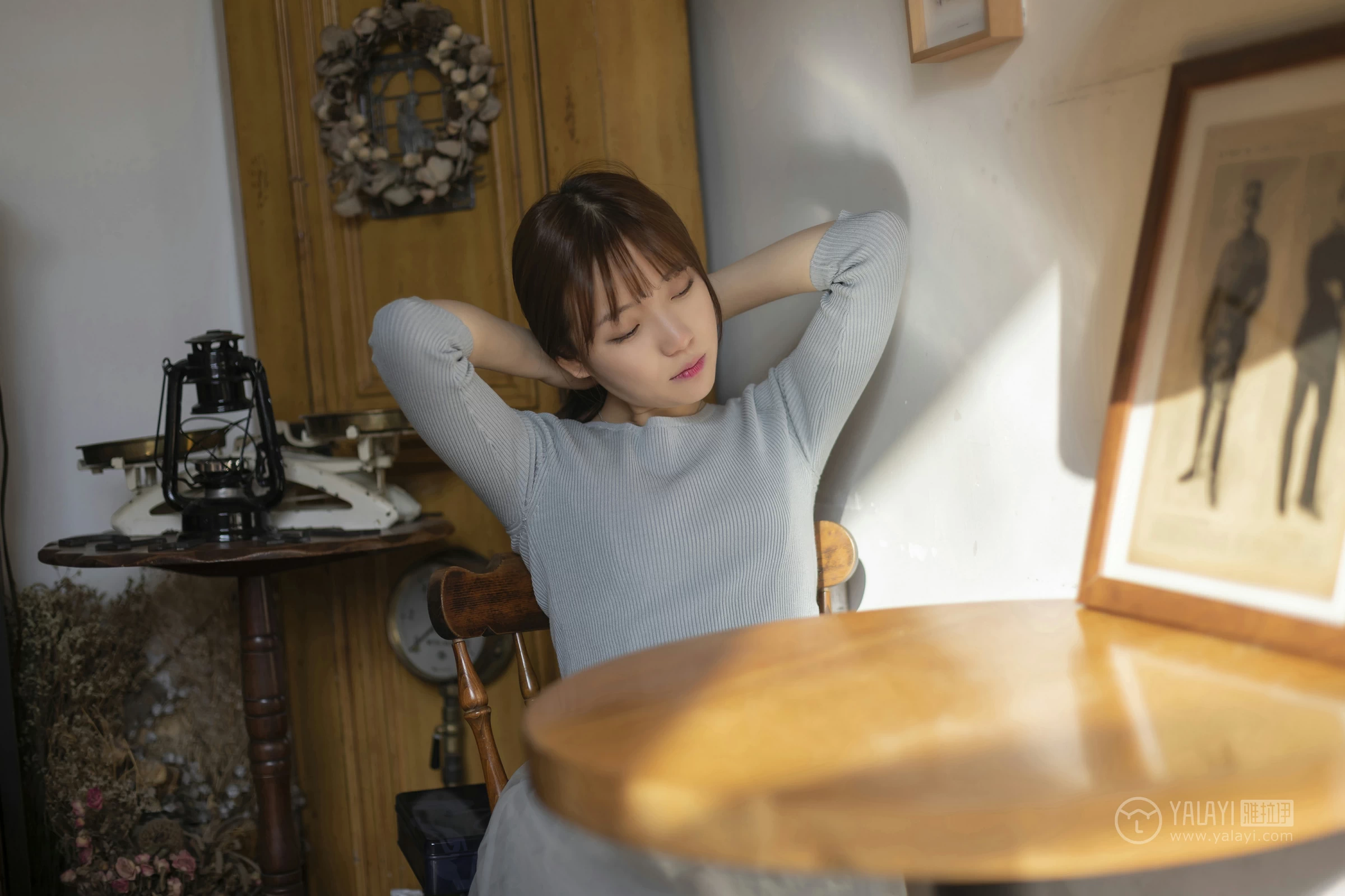 [YALAYI雅拉伊]No.249 看着你玩 刘开心 蓝色上衣加短裙清纯可爱私房写真集第3张