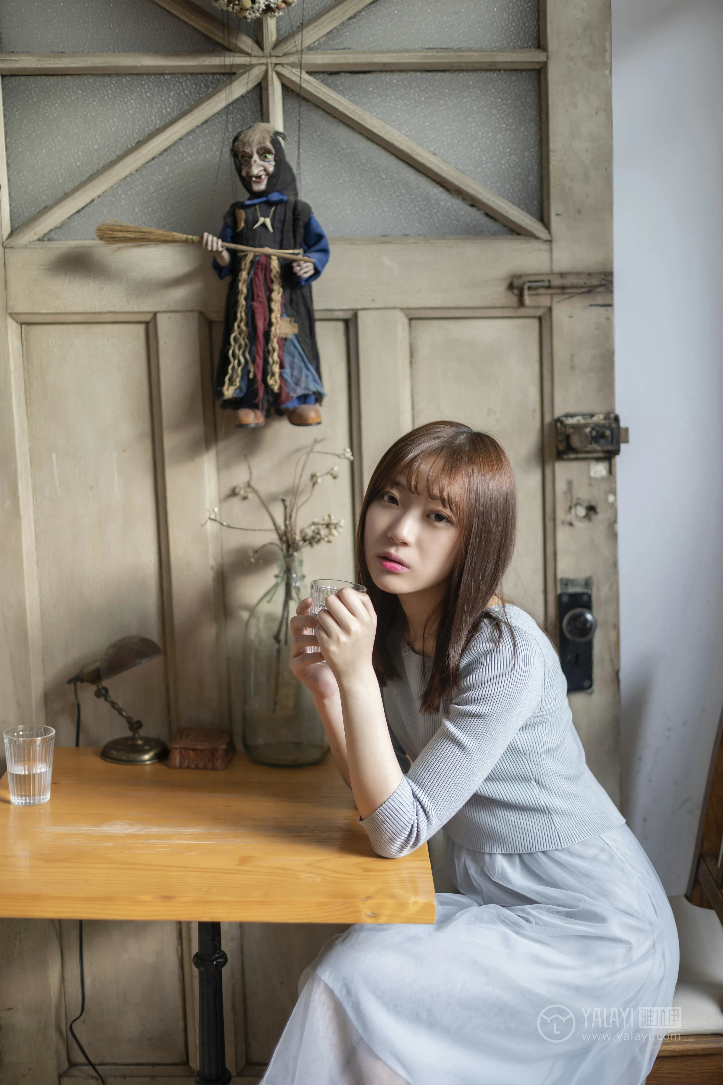 [YALAYI雅拉伊]No.249 看着你玩 刘开心 蓝色上衣加短裙清纯可爱私房写真集第11张