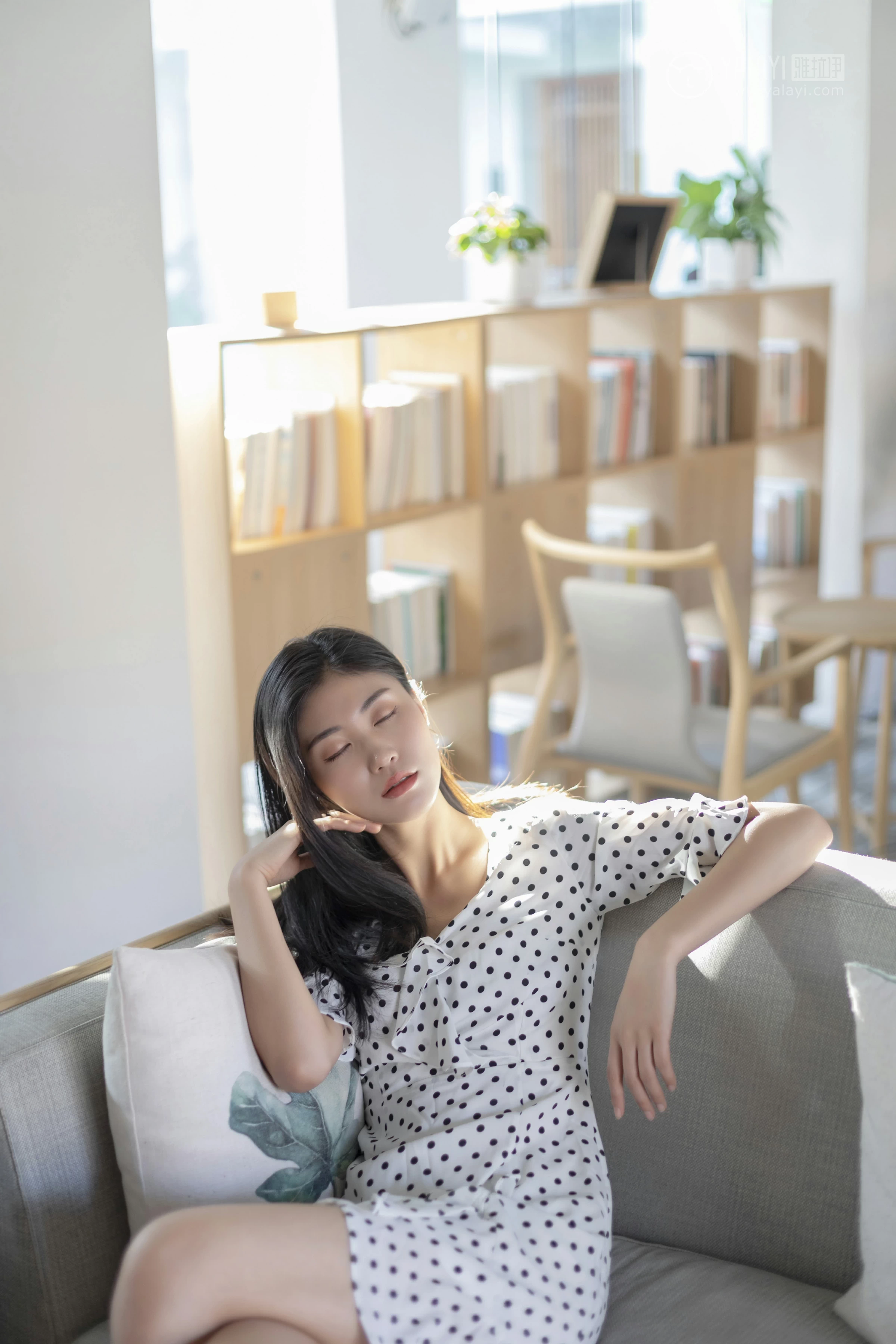 [YALAYI雅拉伊]No.264 波点女孩儿 乔妹儿 白色透视连衣裙居家私房写真集第10张