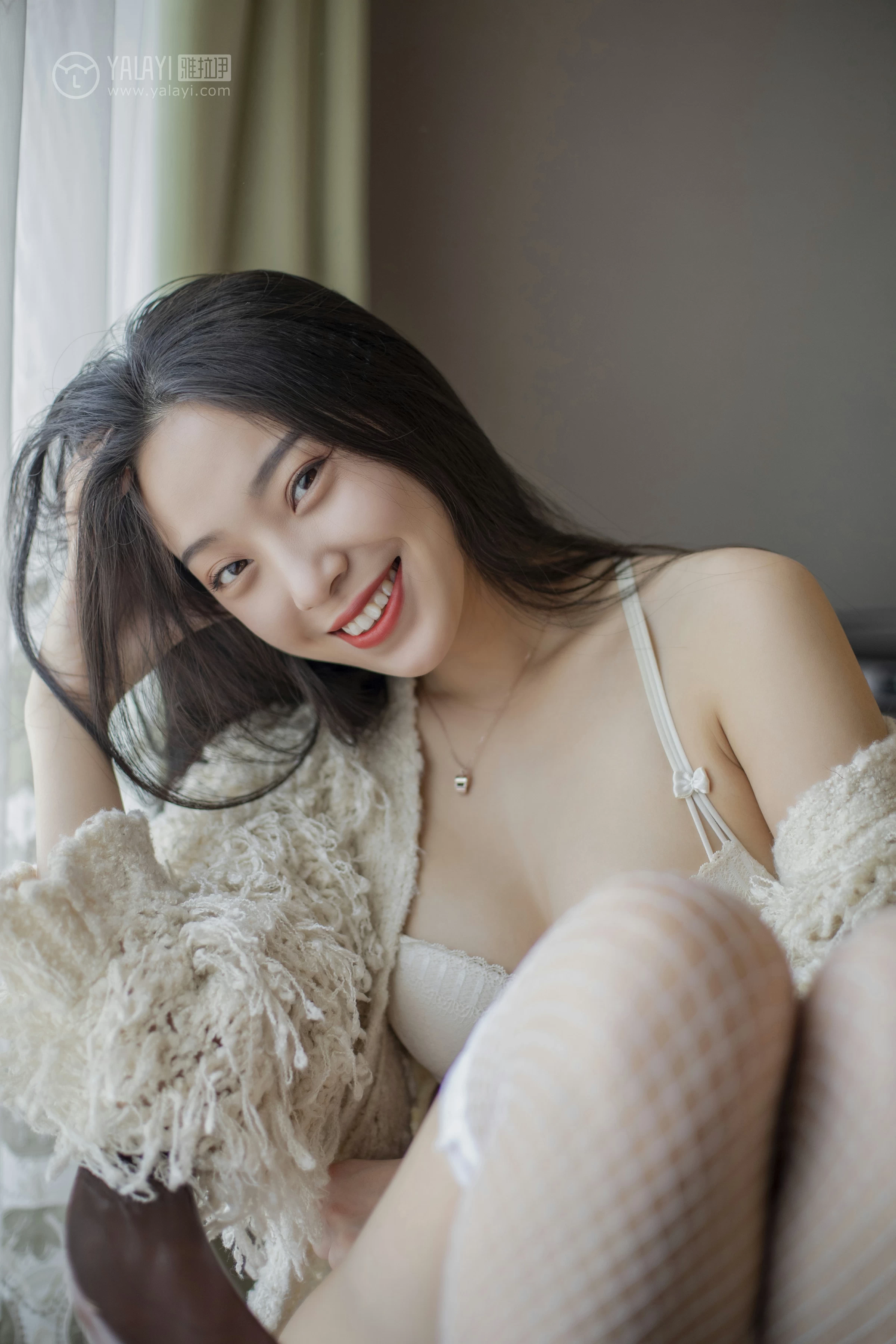 [YALAYI雅拉伊]No.281 你的样子 楚薇 米色睡衣加白色蕾丝内衣性感私房写真集第10张