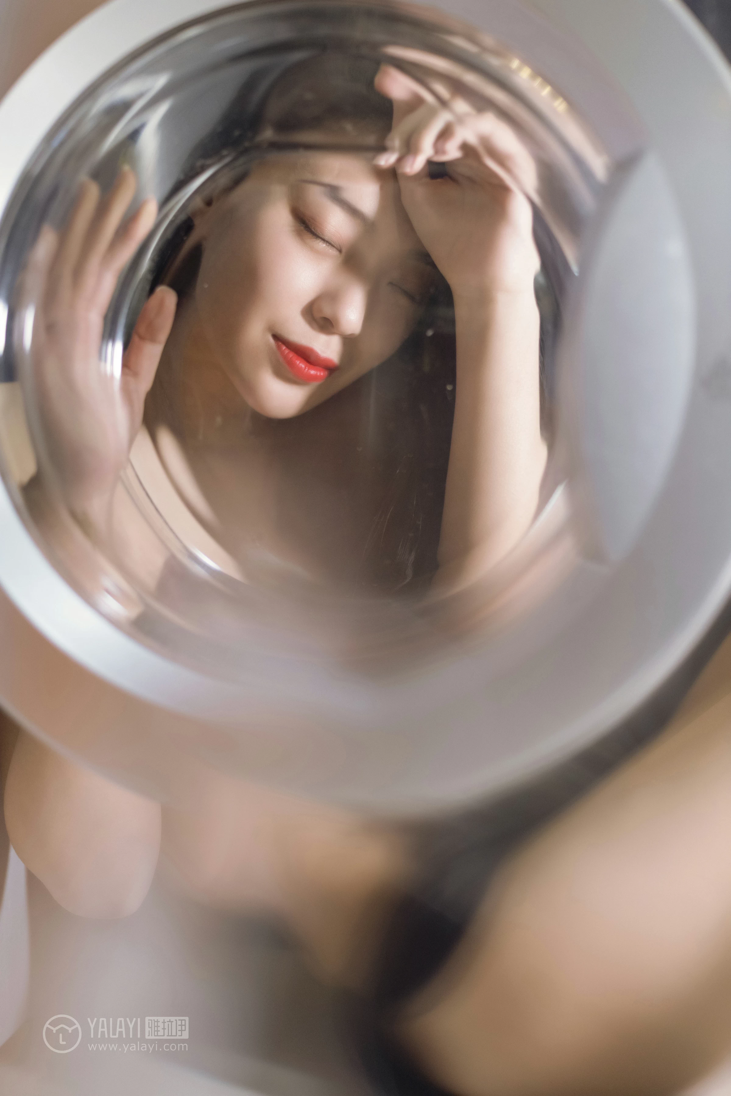 [YALAYI雅拉伊]No.282 双眸点绛唇 楚薇 黑色真丝内衣居家性感私房写真集第11张