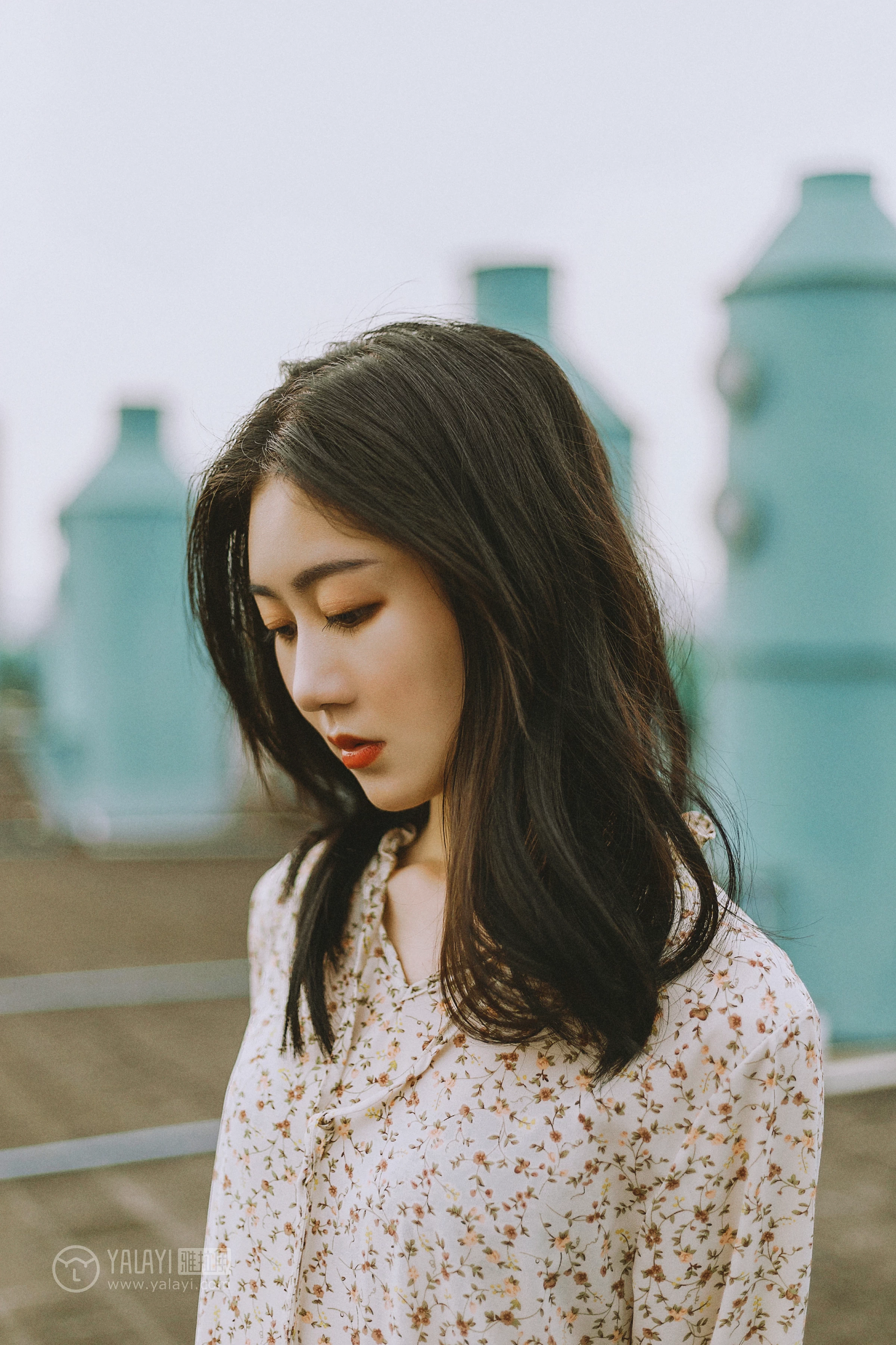 [YALAYI雅拉伊] No.274 芳华 喜儿 蓝色卫衣与白色透视短裙性感私房写真集第7张