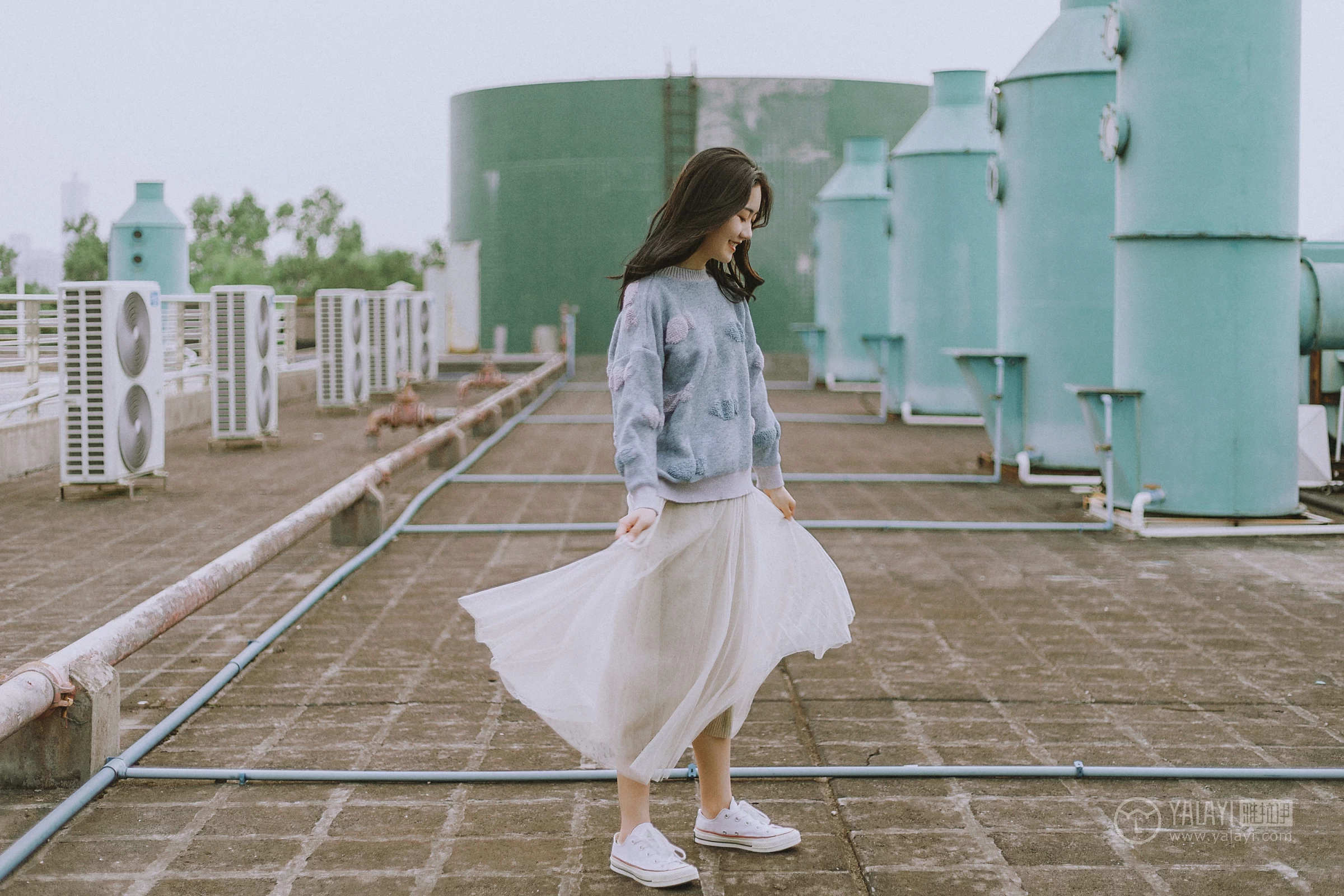[YALAYI雅拉伊] No.274 芳华 喜儿 蓝色卫衣与白色透视短裙性感私房写真集第8张