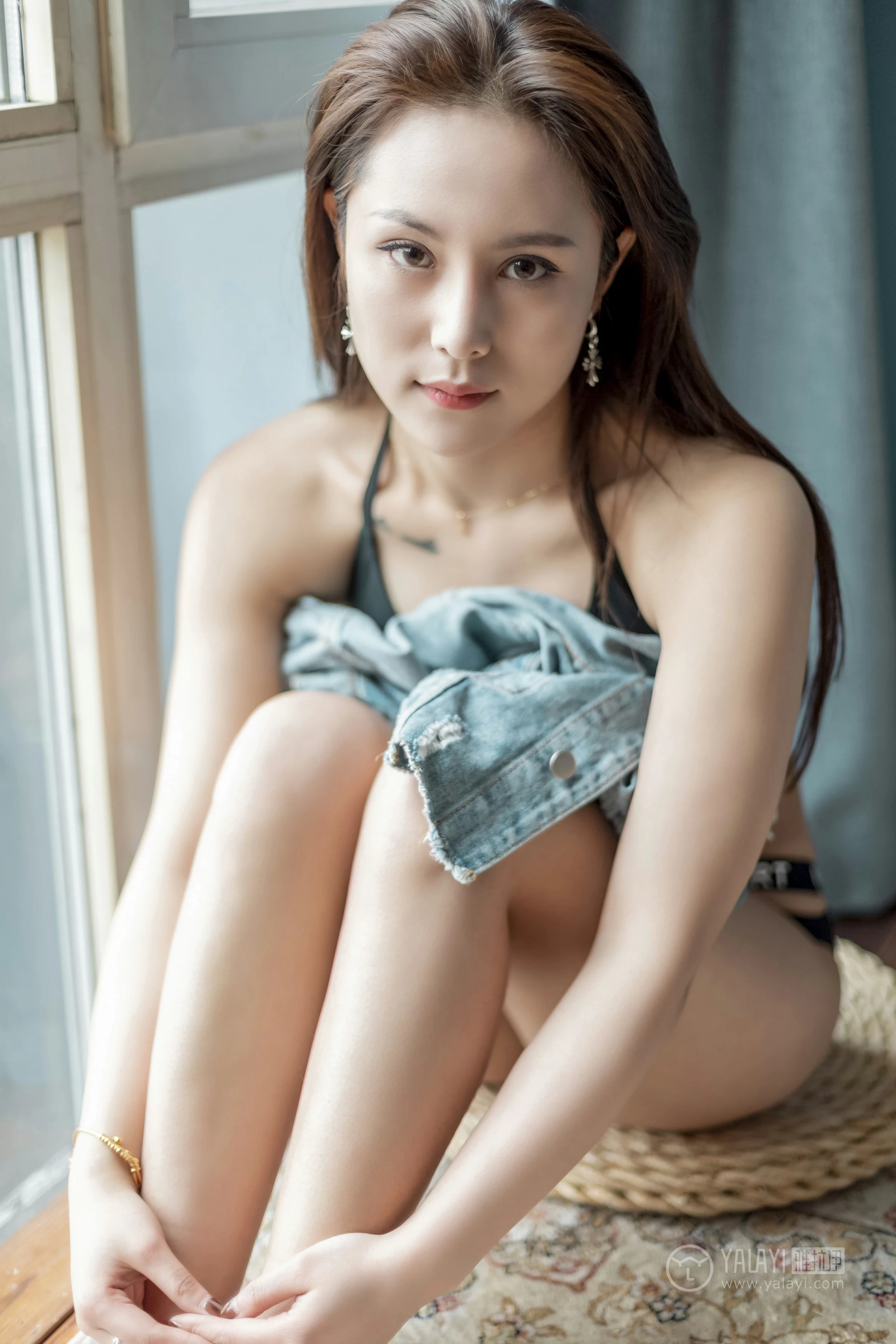 [YALAYI雅拉伊]No.284 牛仔的诱惑 雅辛 牛仔外套加运动内衣性感私房写真集第5张