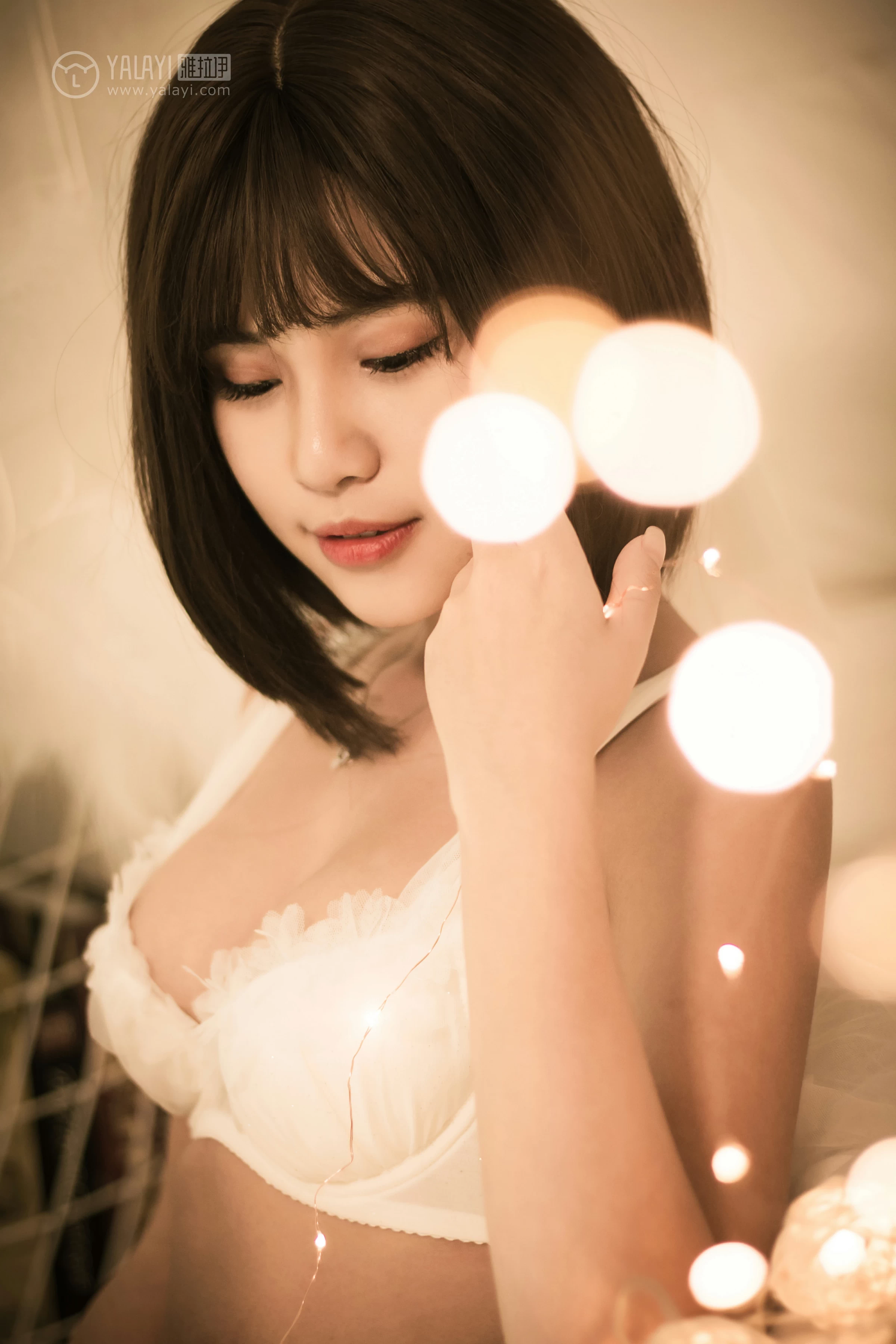 [YALAYI雅拉伊]No.289 白羽丽人 宝儿 白色蕾丝内衣加内裤性感私房写真集第4张