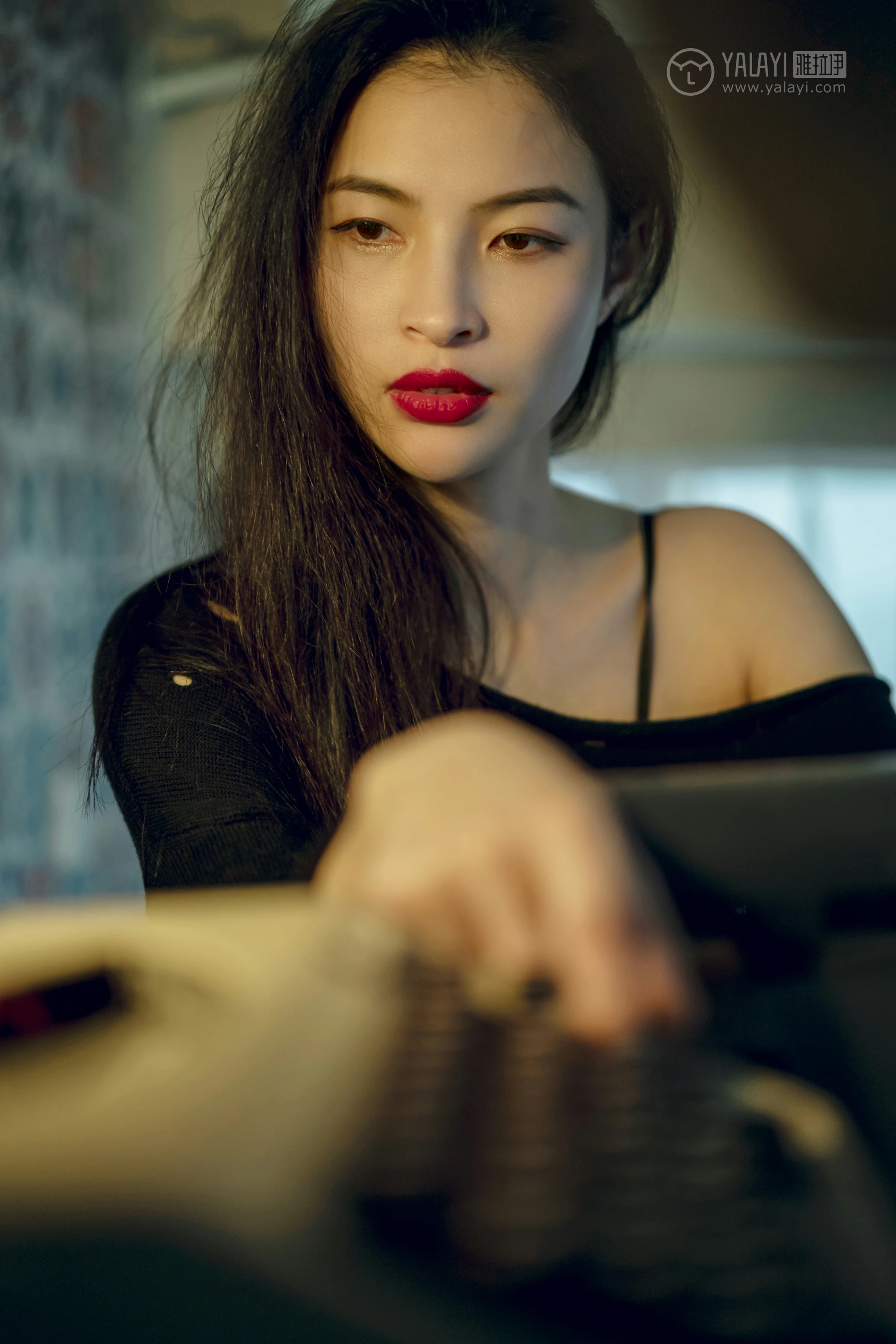 [YALAYI雅拉伊]No.302 挣扎中自我救赎 小竹 黑色镂空情趣内衣性感私房写真集第10张