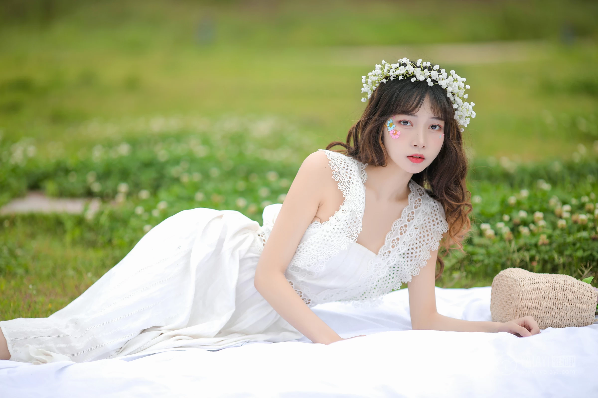 [YALAYI雅拉伊]No.303 花仙 花儿 白色镂空连衣裙与白色芭蕾舞裙性感私房写真集第13张