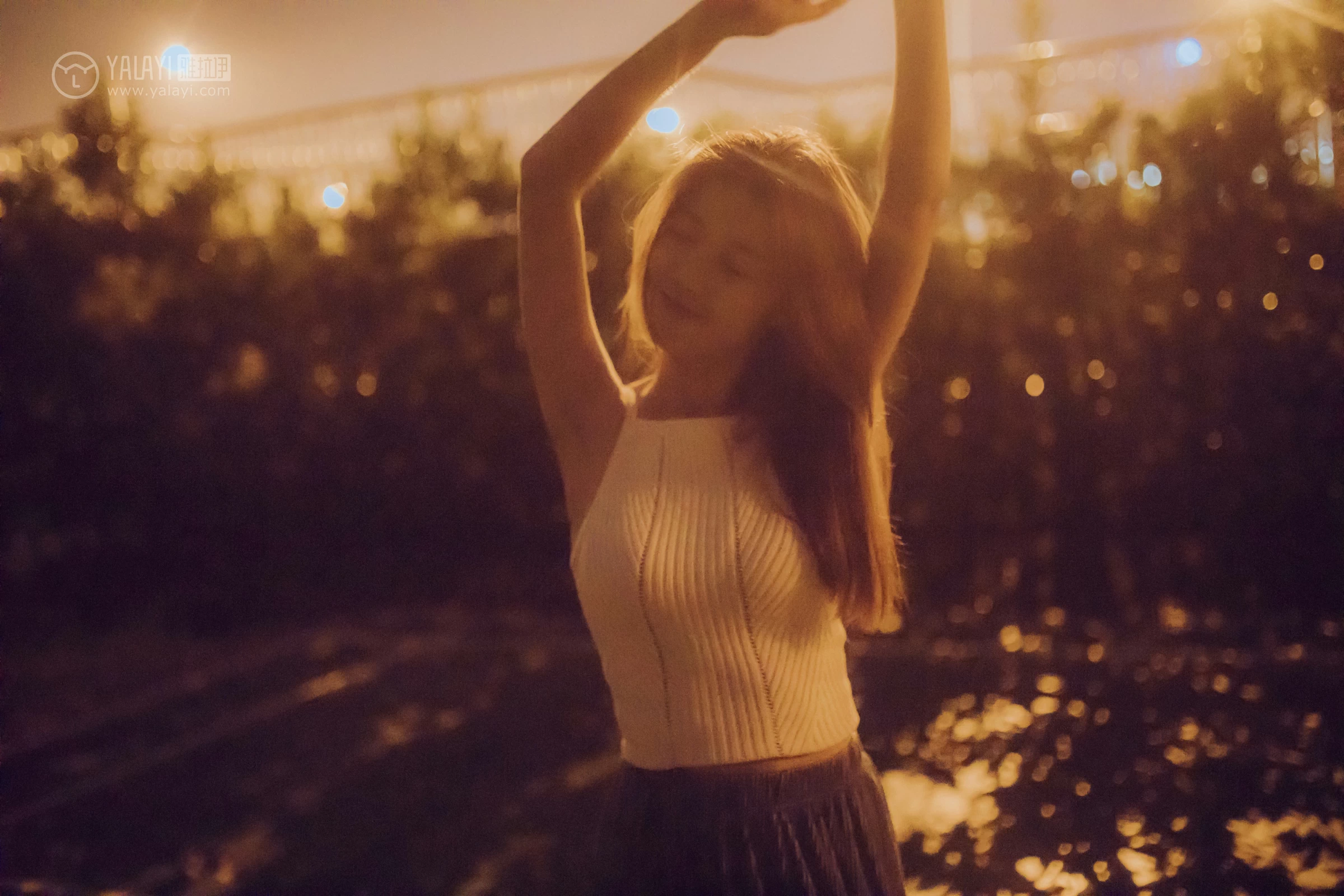 [YALAYI雅拉伊]No.307 闪亮女孩 圈圈 白色连体比基尼泳装性感私房写真集第15张