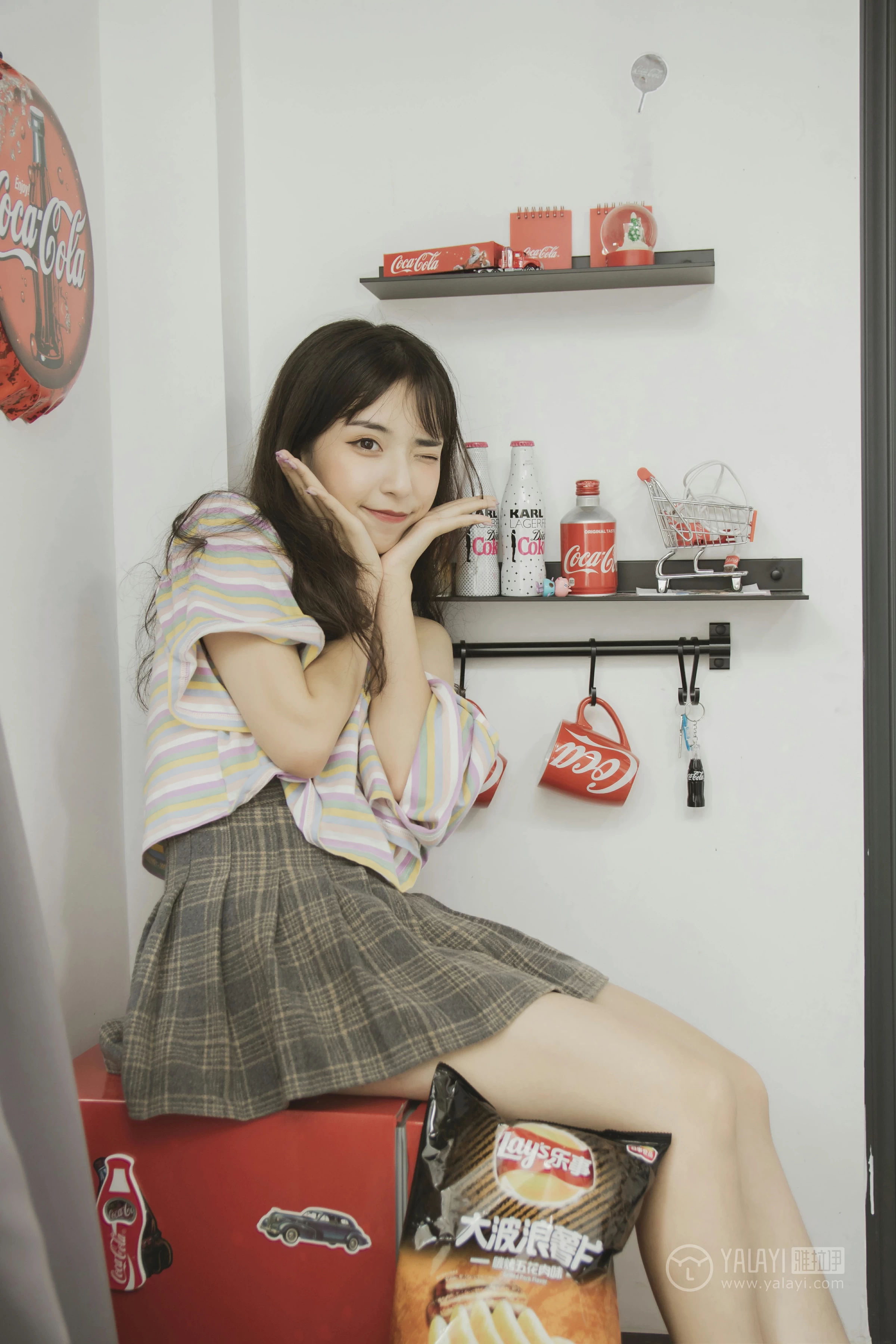 [YALAYI雅拉伊]No.340 氧气女孩 阿橙 条纹短袖加灰色短裙清纯可爱私房写真集第6张