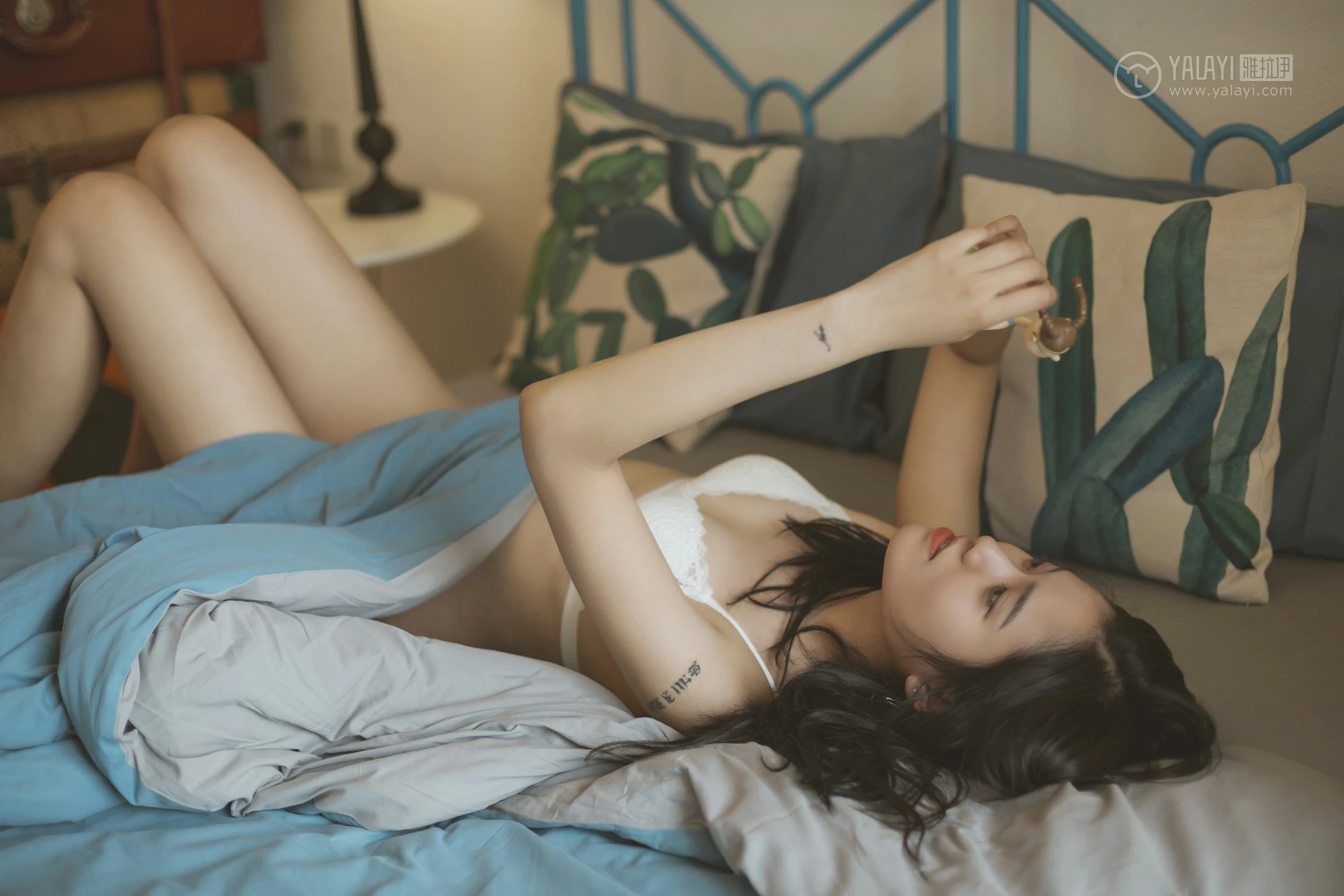 [YALAYI雅拉伊]No.344 情绪断片 荔子 白色蕾丝内衣性感私房写真集第2张