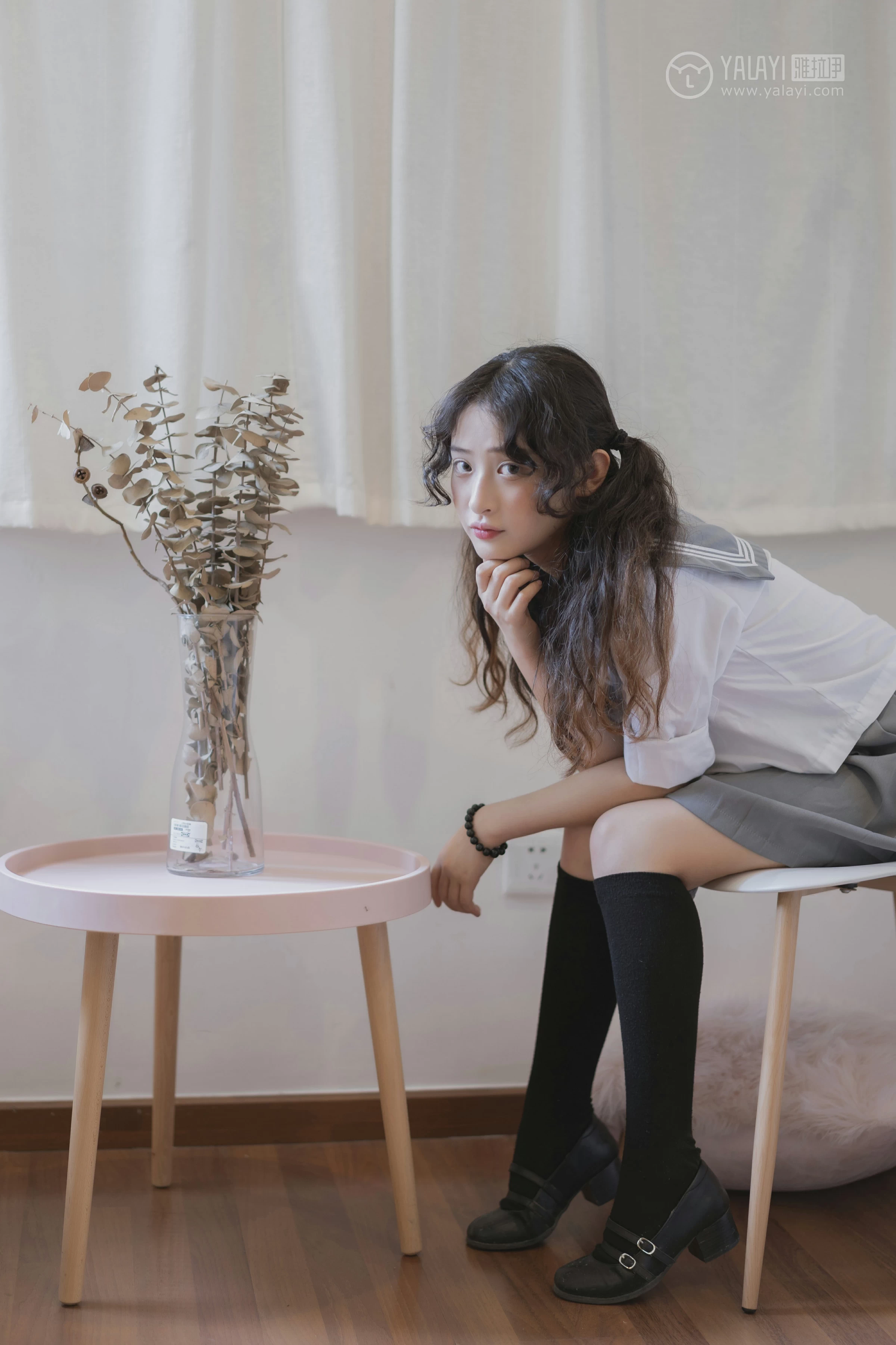 [YALAYI雅拉伊]No.349 清纯学生妹 西子 高中女生制服与短裙性感私房写真集第3张