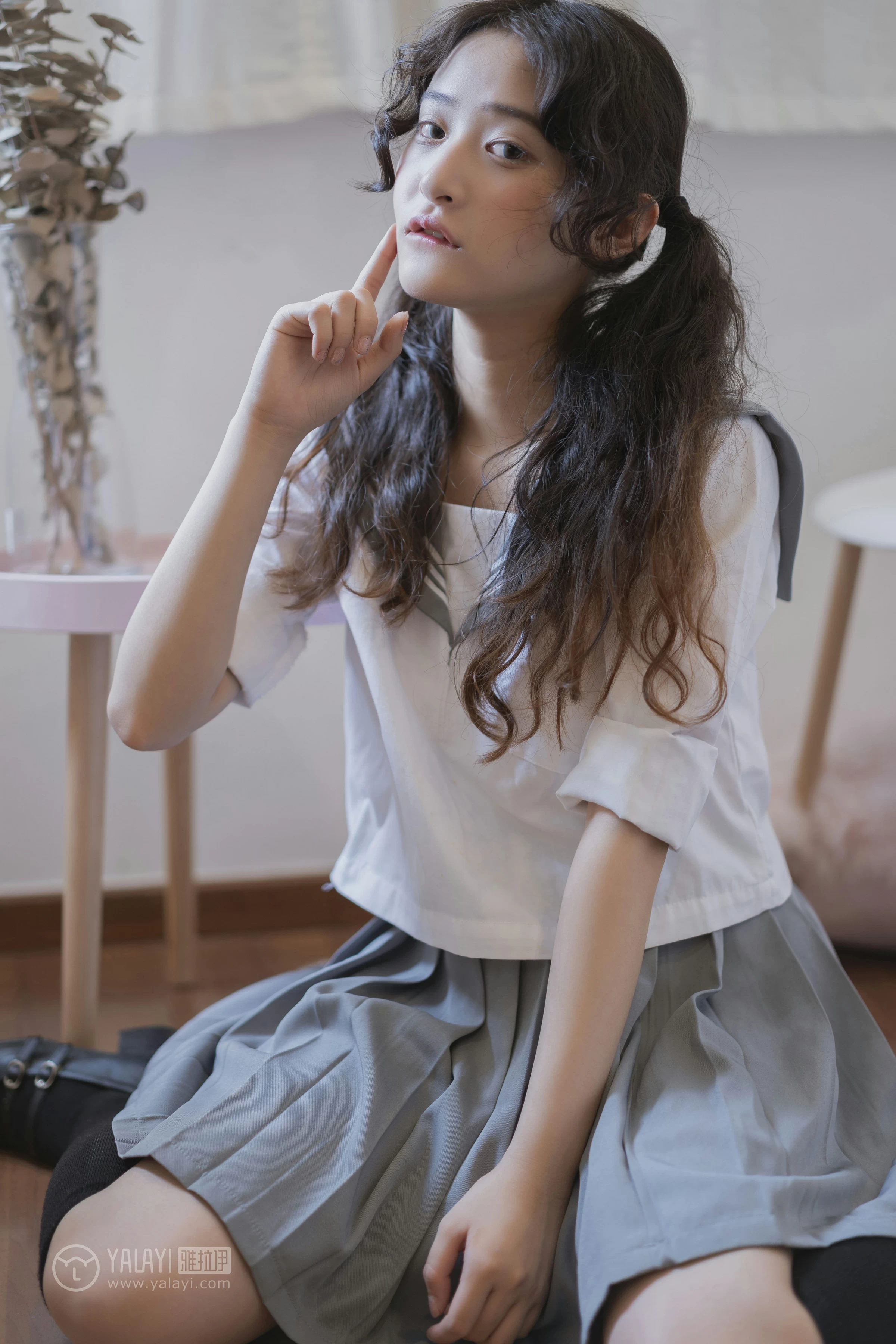 [YALAYI雅拉伊]No.349 清纯学生妹 西子 高中女生制服与短裙性感私房写真集第10张