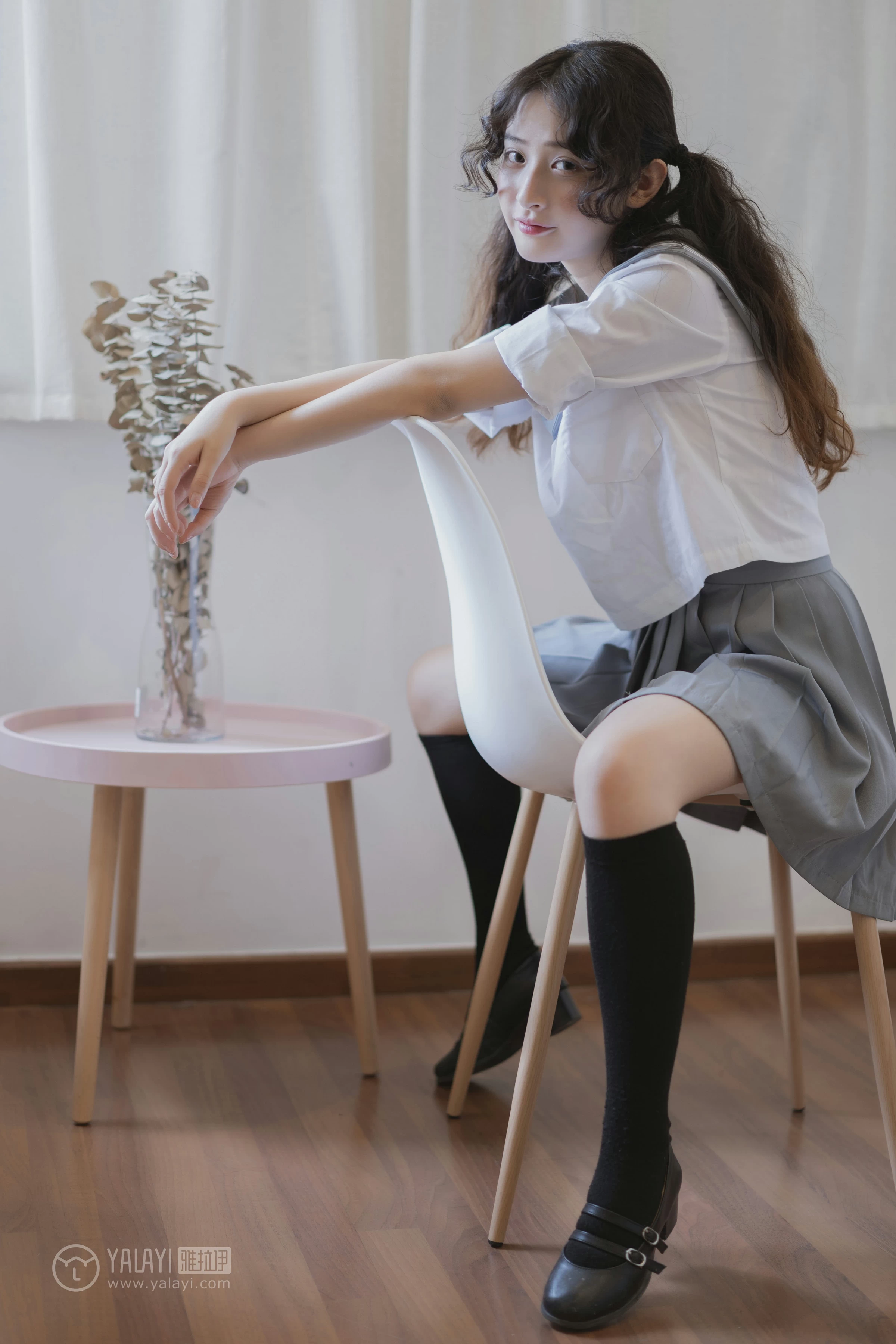 [YALAYI雅拉伊]No.349 清纯学生妹 西子 高中女生制服与短裙性感私房写真集第21张