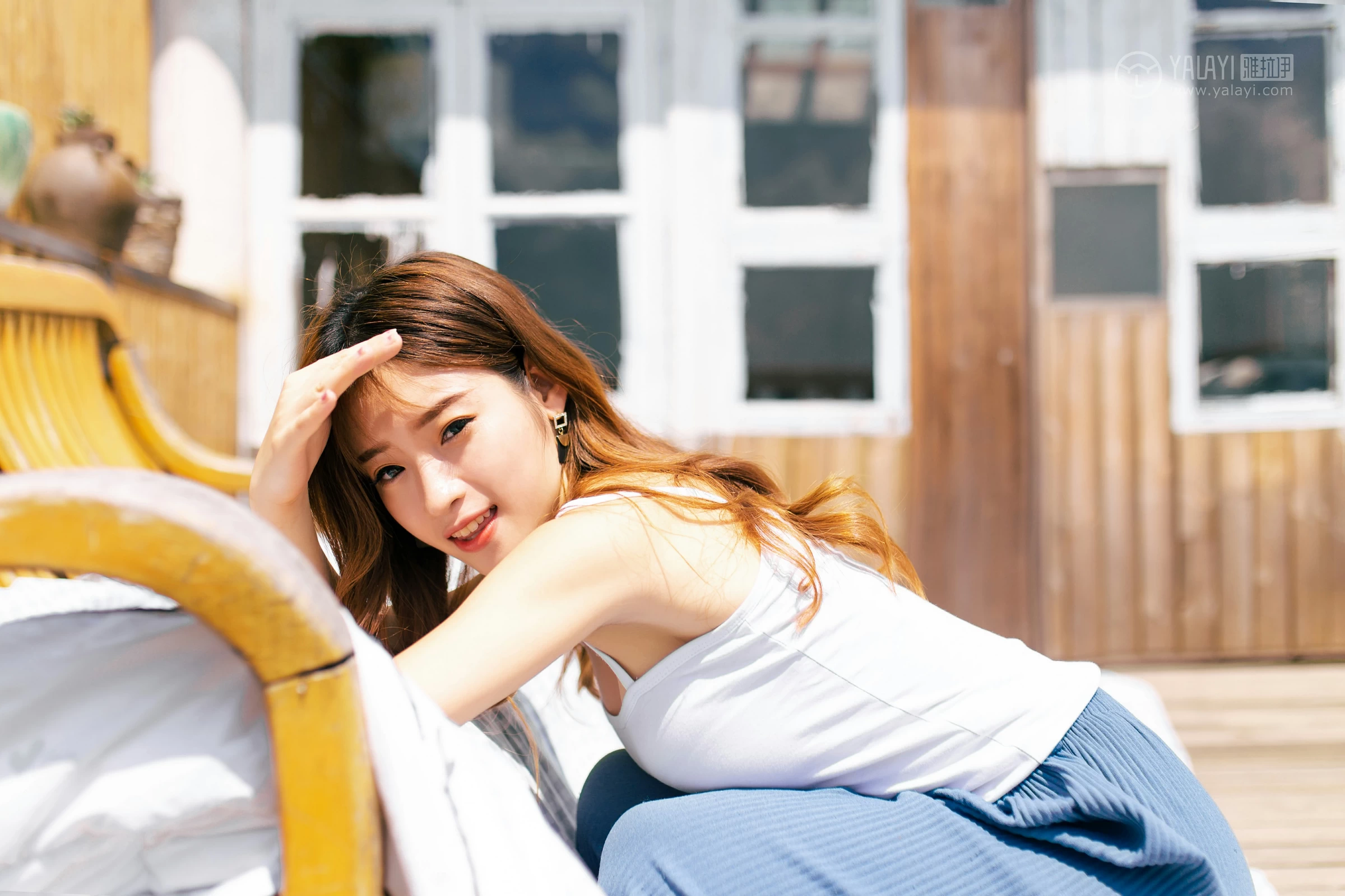 [YALAYI雅拉伊]No.354 向往的生活 朵朵 白色性感小背心与透视镂空连衣裙私房写真集第6张