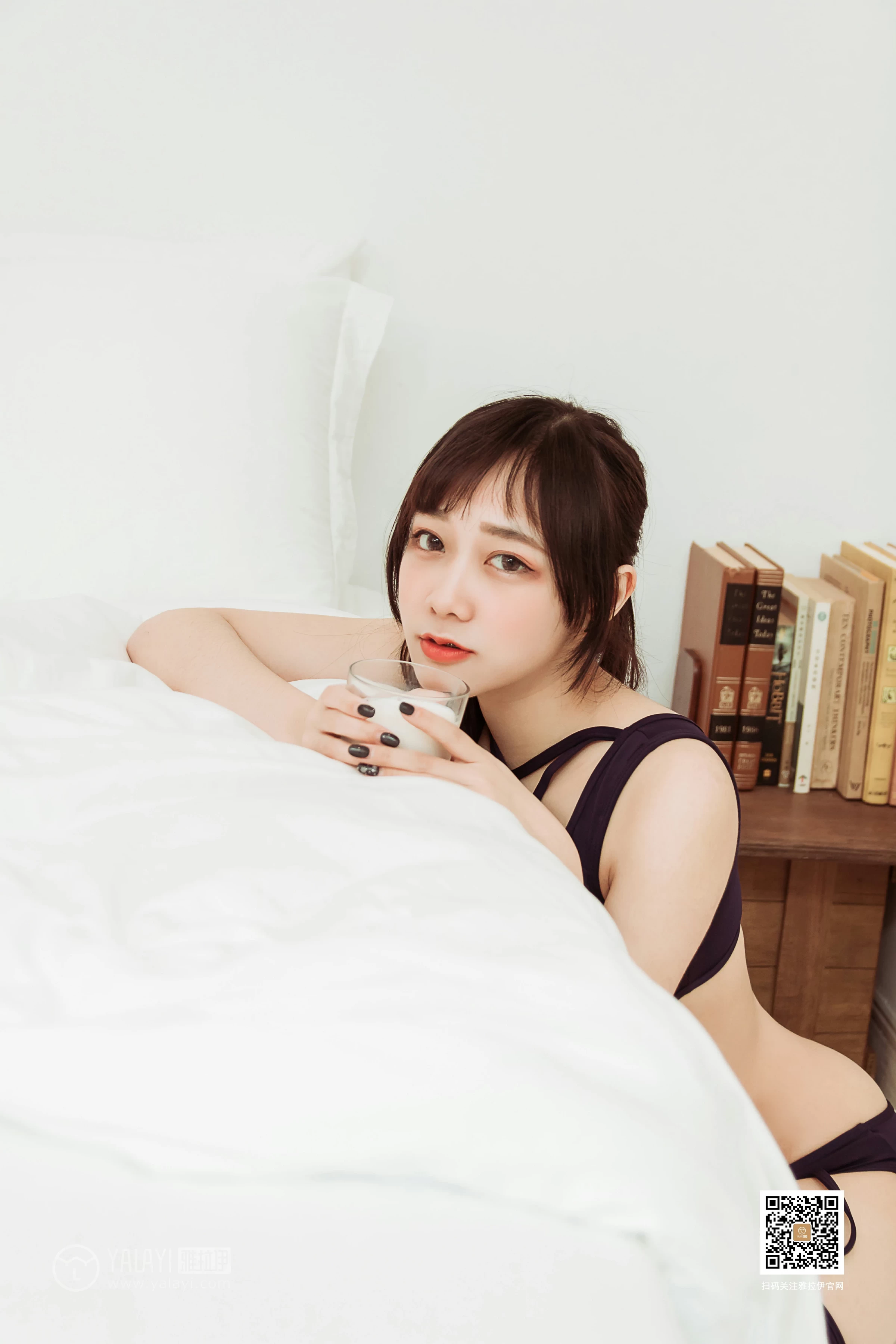 [YALAYI雅拉伊]No.367 独宠娇妻 夜夜 黑色性感内衣居家私房写真集第6张