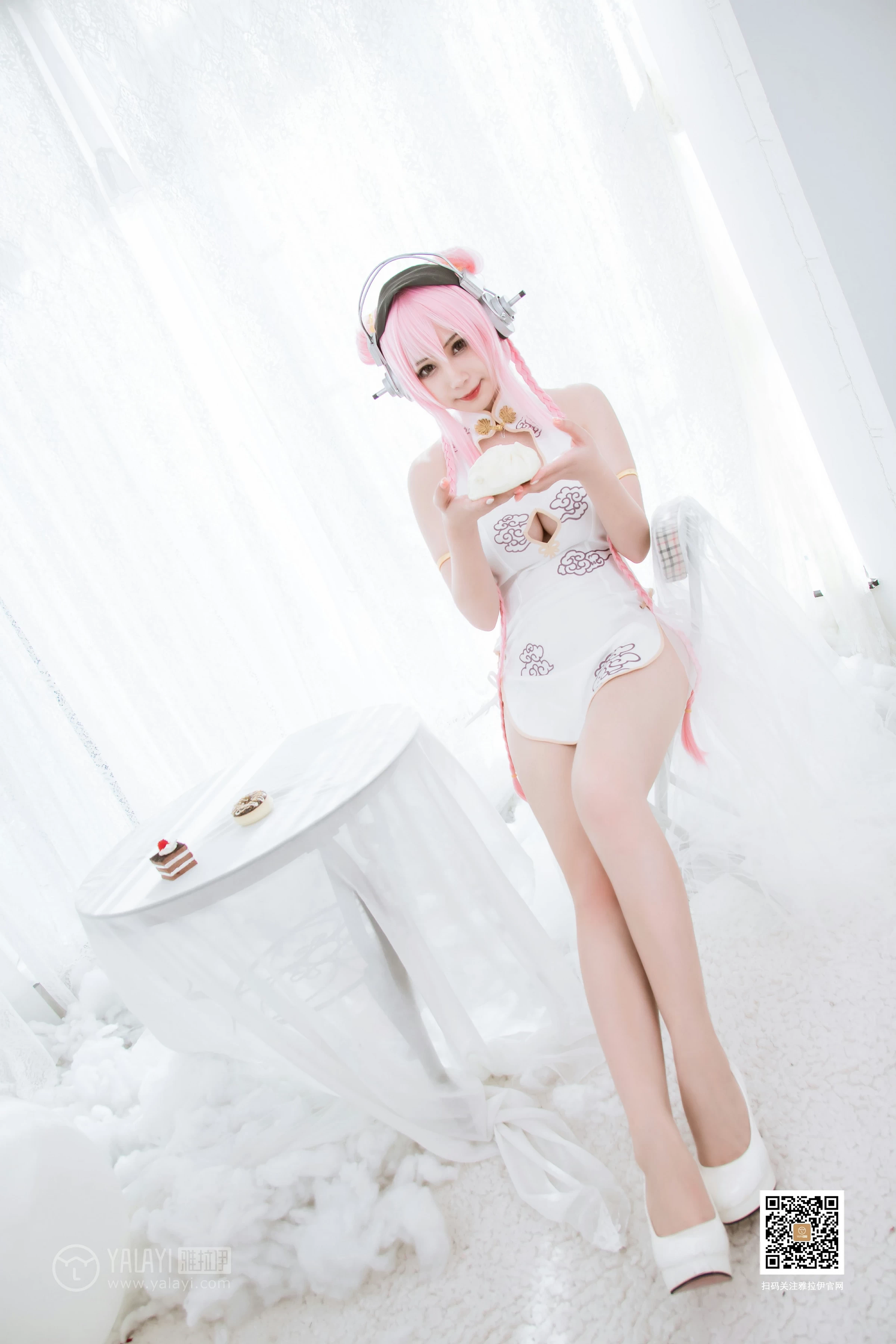 [YALAYI雅拉伊]No.376 超级索尼子 妮子 白色紧身情趣旗袍性感私房写真集第14张