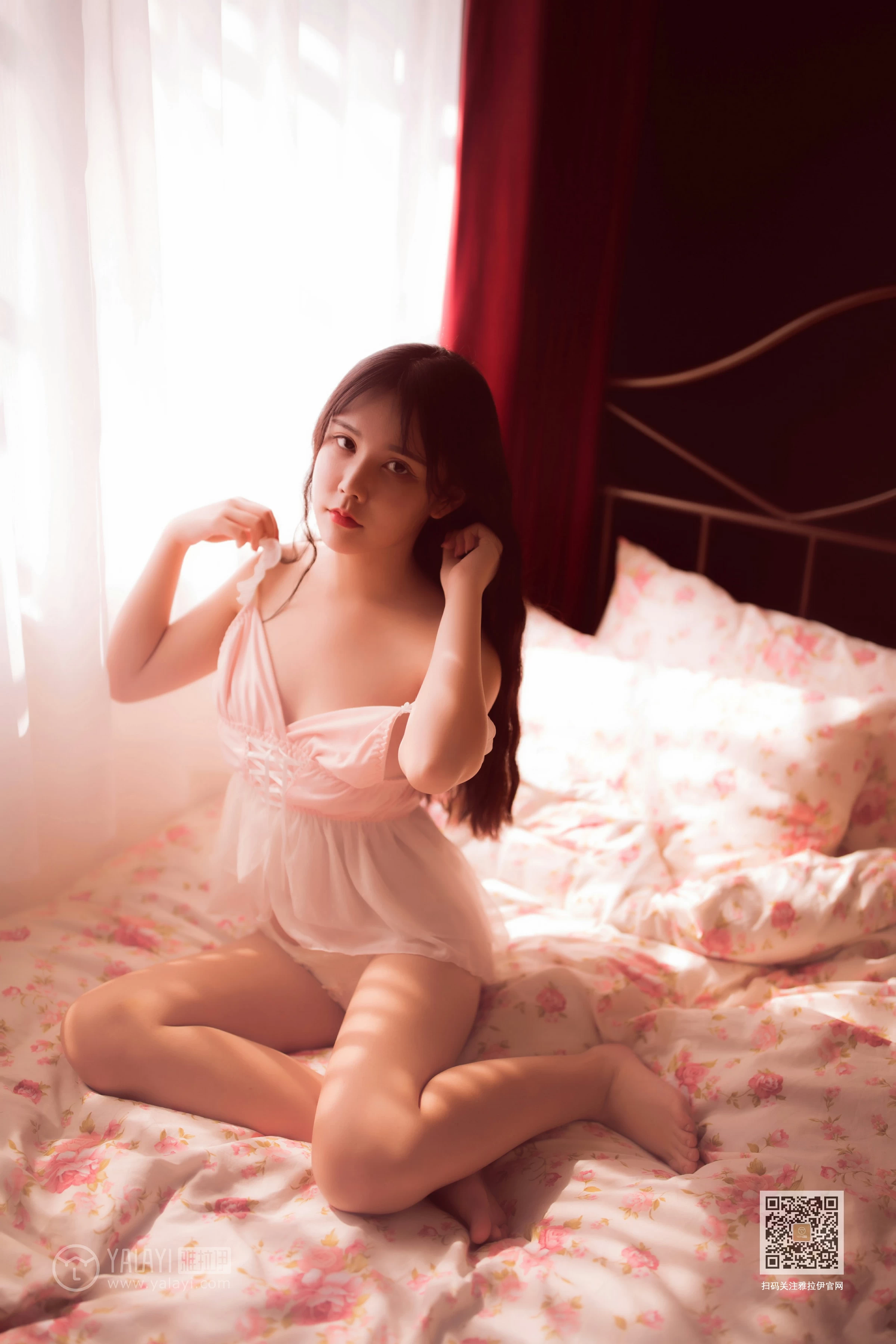 [YALAYI雅拉伊]Vol.406 香床美人儿 香儿 粉色情趣睡衣裙性感私房写真集第5张