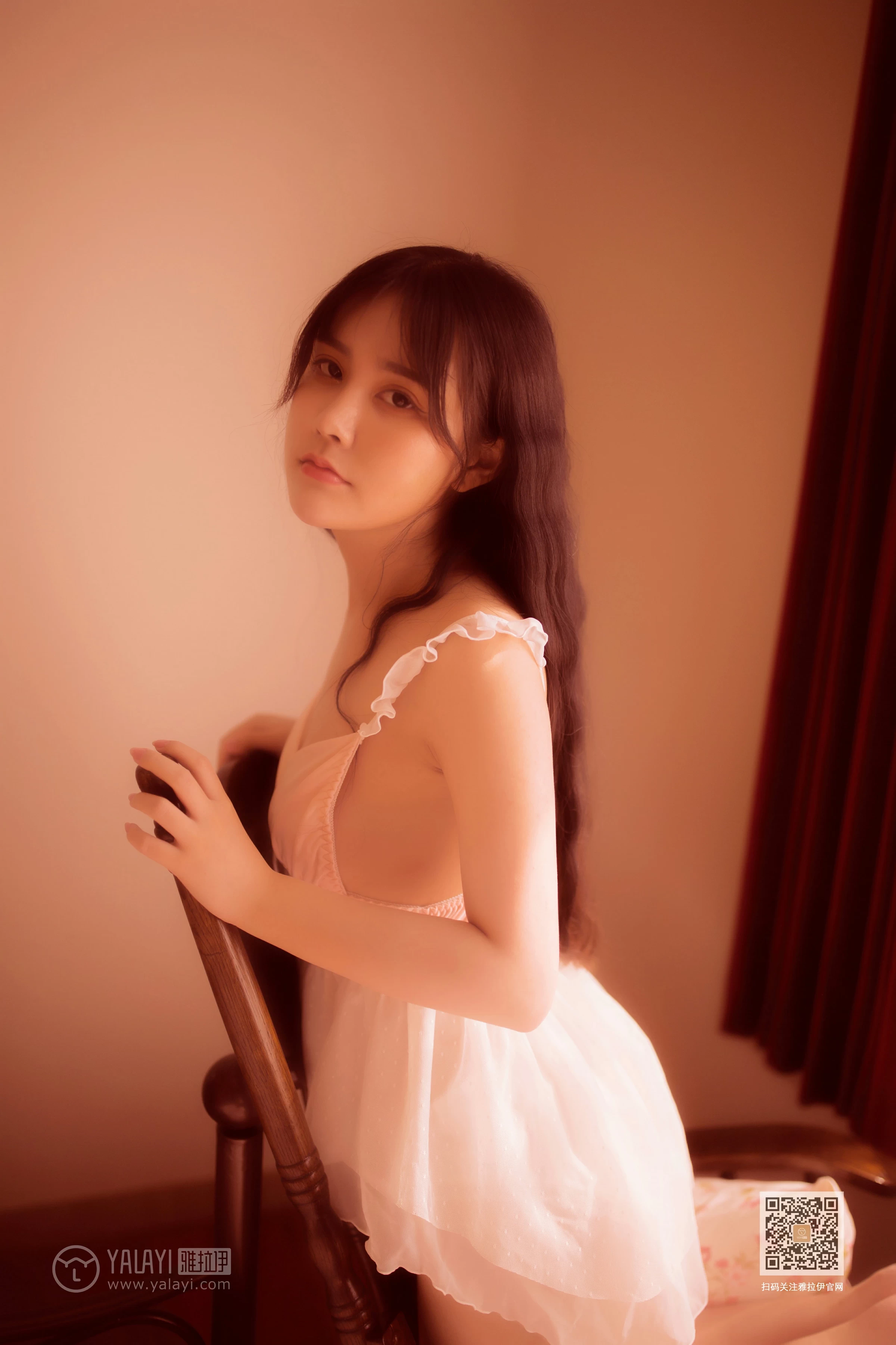 [YALAYI雅拉伊]Vol.406 香床美人儿 香儿 粉色情趣睡衣裙性感私房写真集第15张