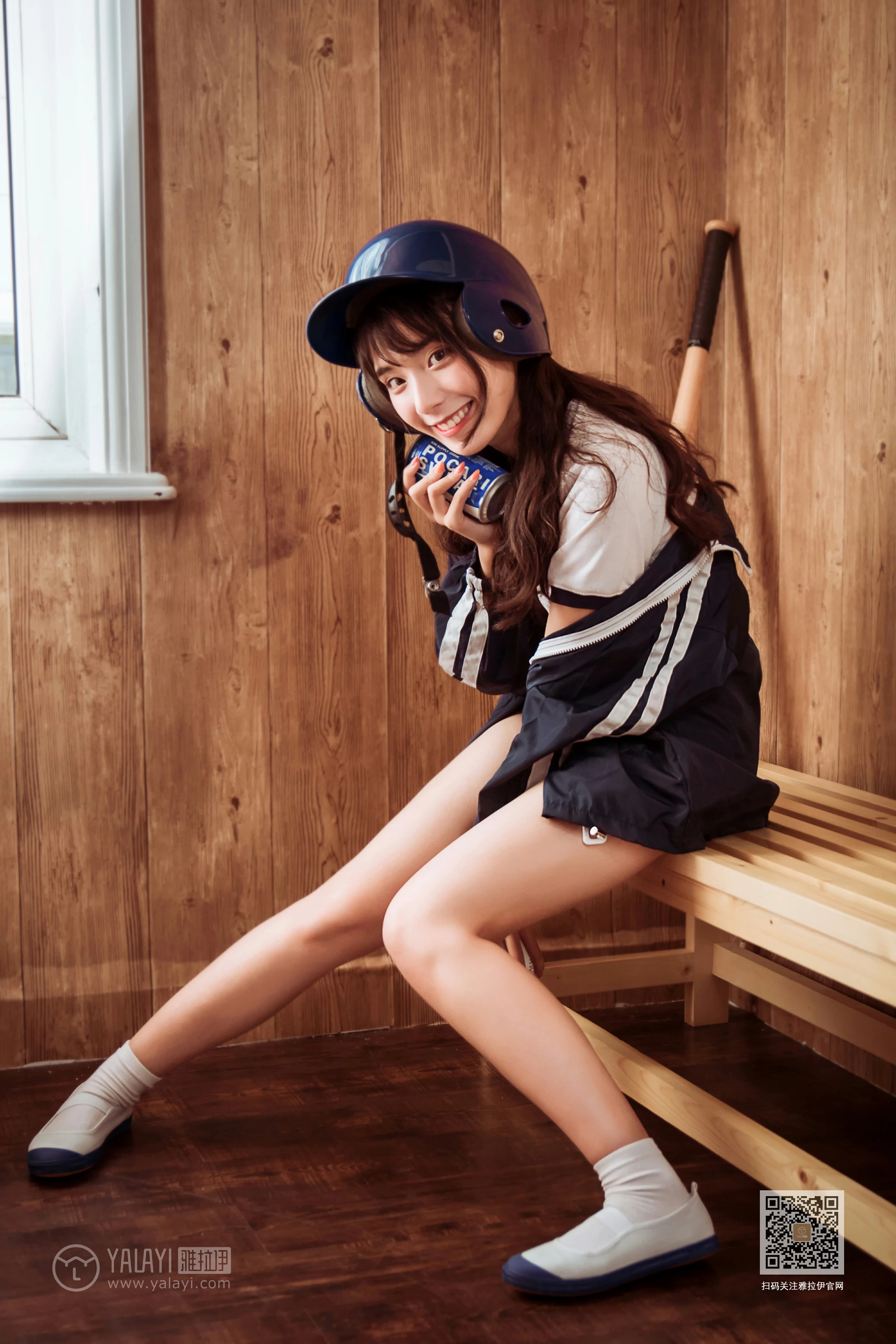 [YALAYI雅拉伊]Vol.407 美女棒球手 阿橙 白色短袖加蓝色短裤性感私房写真集第7张