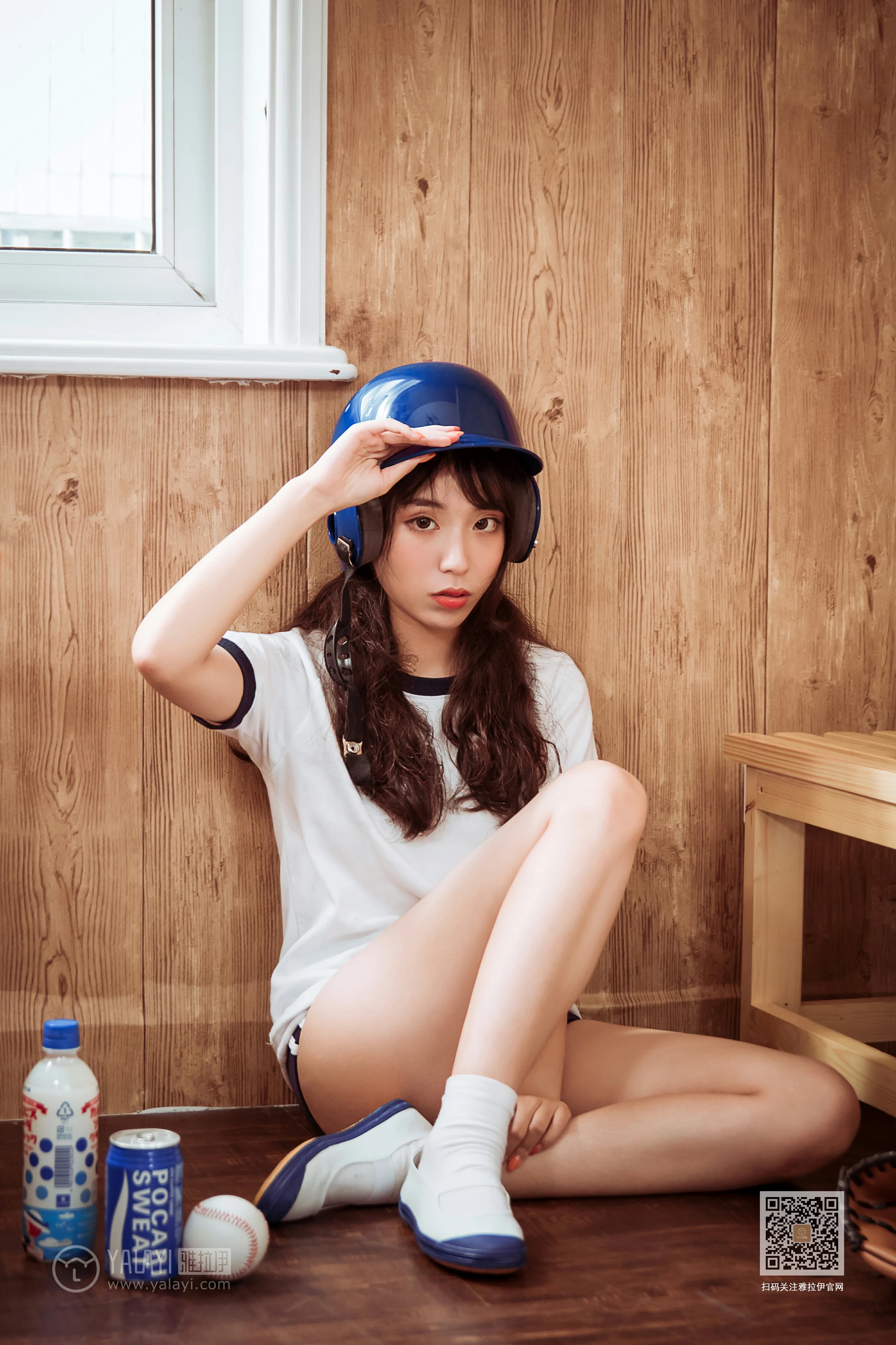 [YALAYI雅拉伊]Vol.407 美女棒球手 阿橙 白色短袖加蓝色短裤性感私房写真集第9张