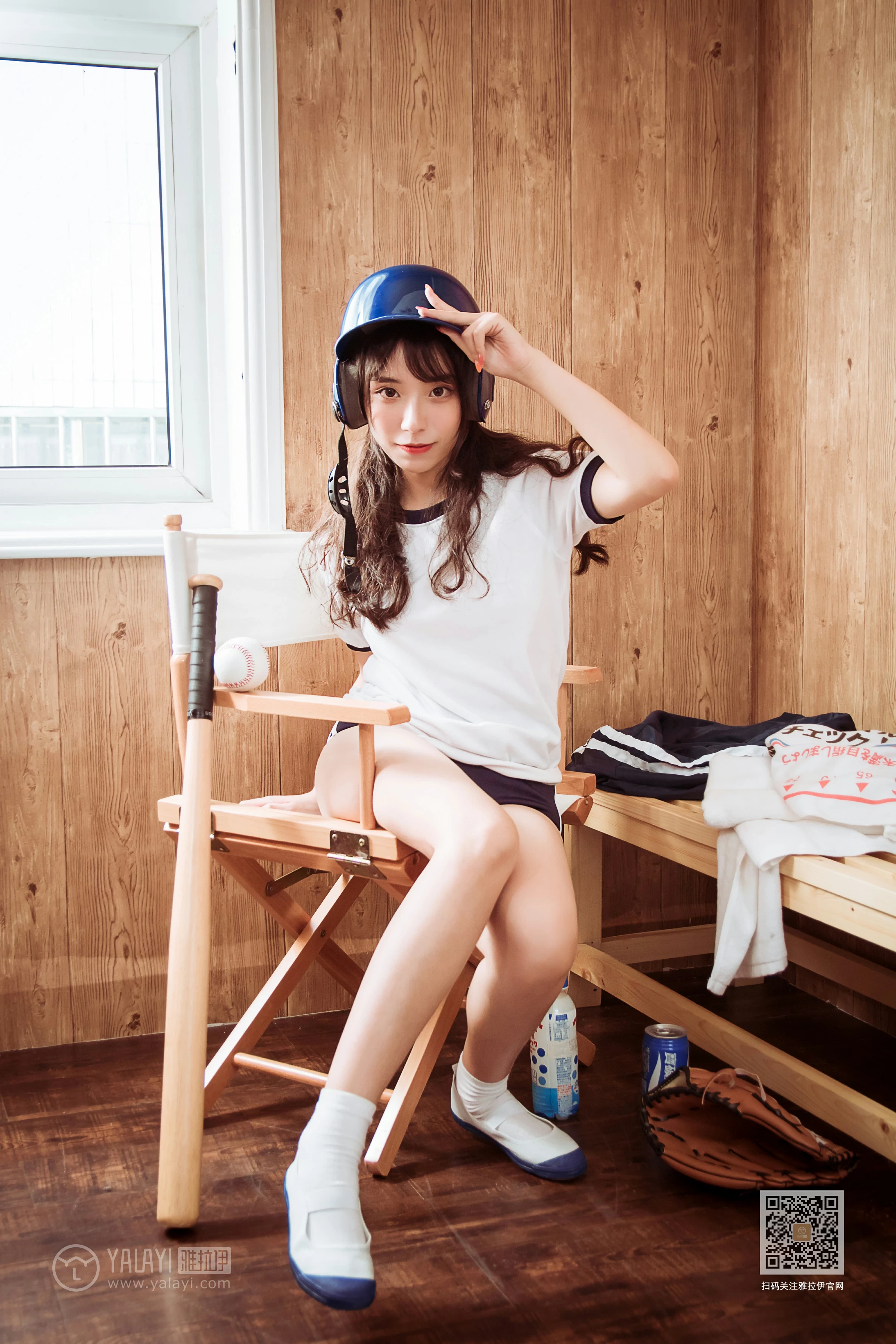 [YALAYI雅拉伊]Vol.407 美女棒球手 阿橙 白色短袖加蓝色短裤性感私房写真集第11张