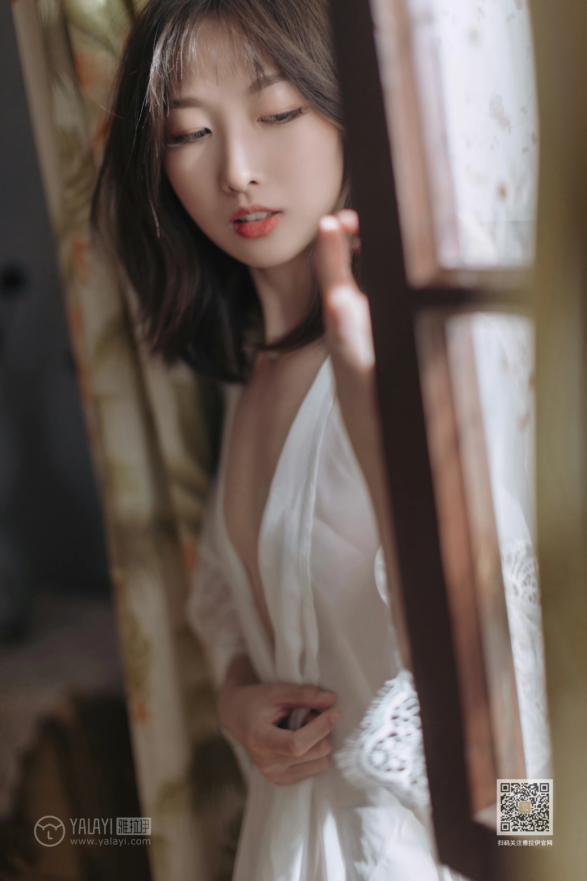 [YALAYI雅拉伊]Vol.427 寂寞心房 佳佳 白色透视蕾丝睡衣加情趣乳贴性感私房写真集第3张