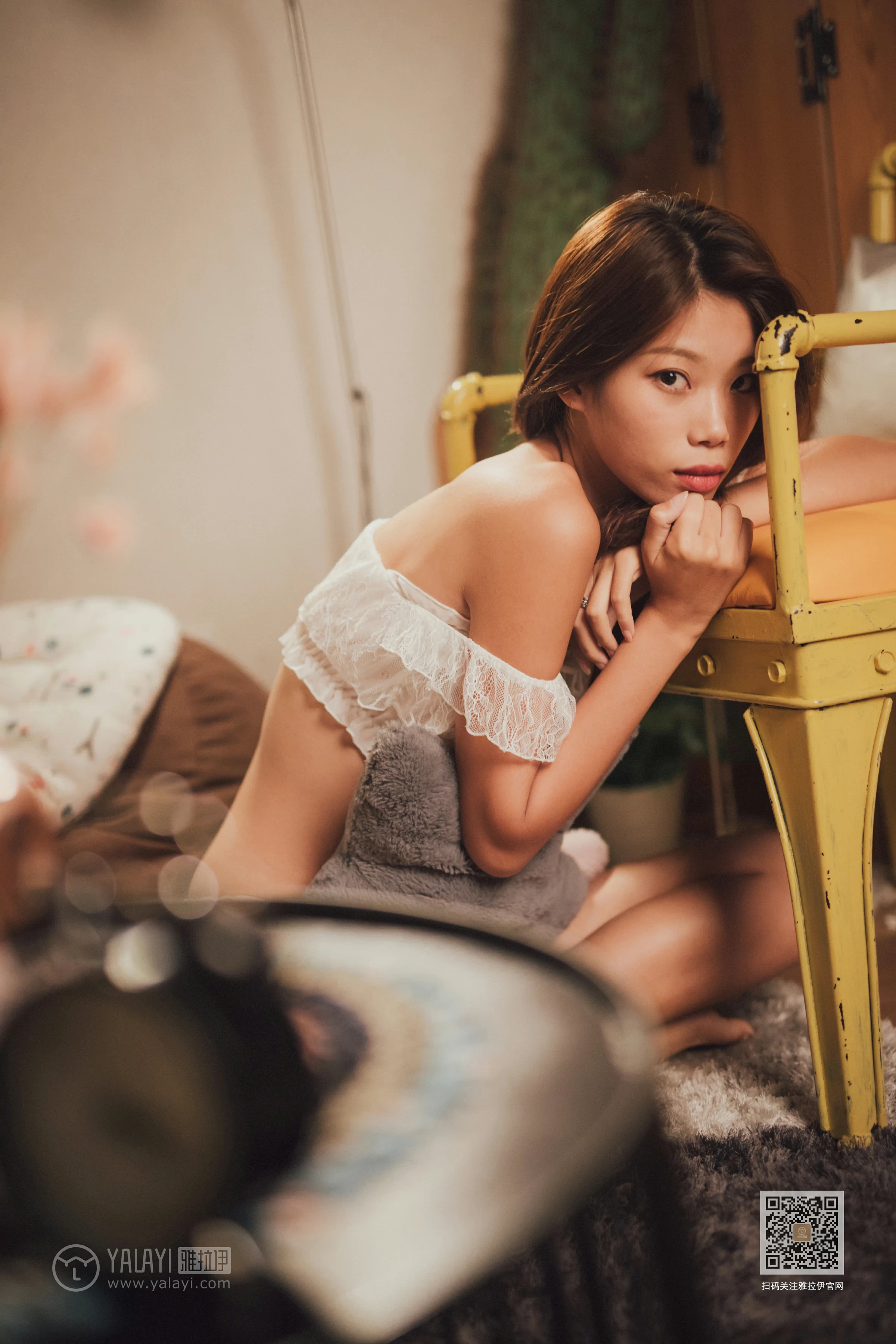 [YALAYI雅拉伊]Vol.481 居家女友 静初 白色透视情趣内衣性感私房写真集第6张