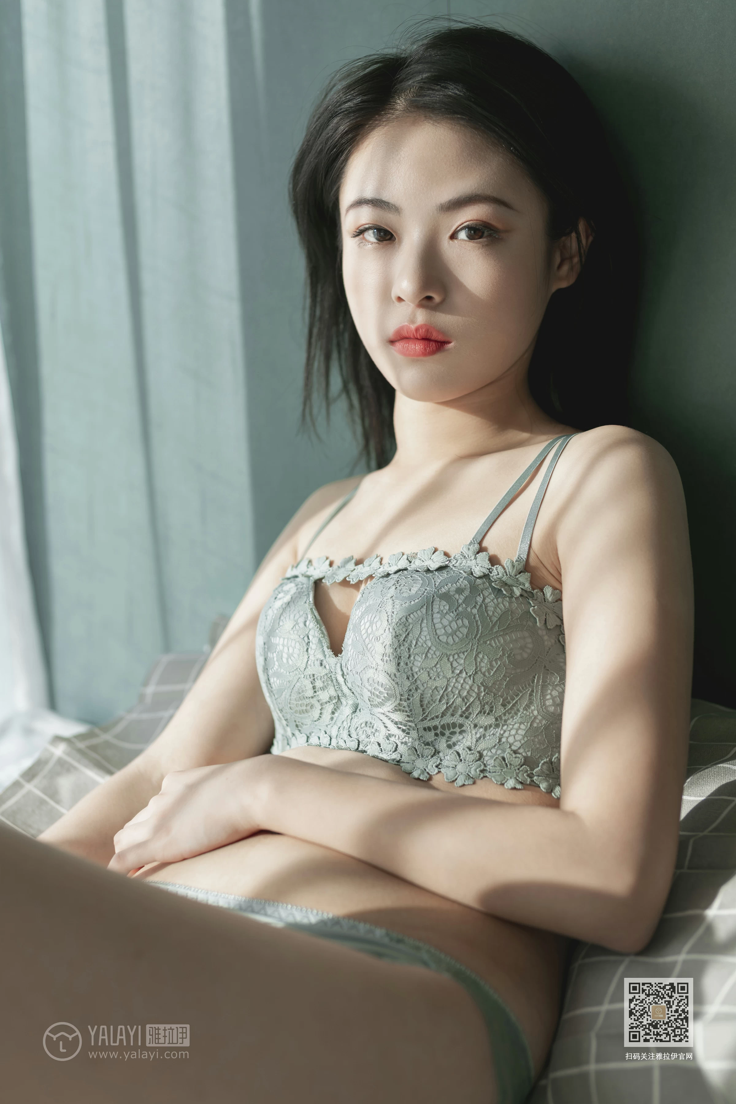 [YALAYI雅拉伊]Vol.487 翡翠女神 含嫣 淡蓝色蕾丝内衣性感私房写真集第1张