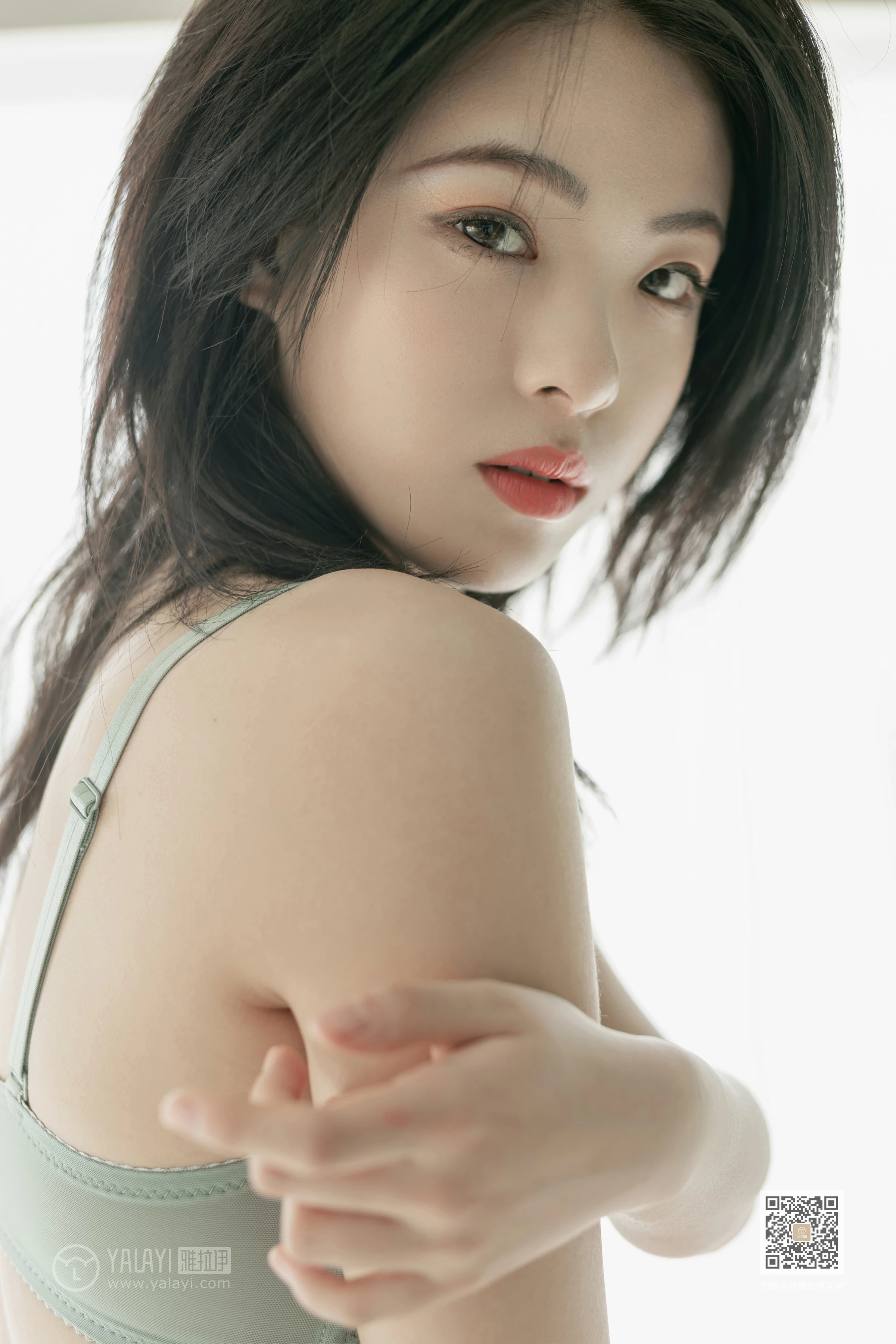 [YALAYI雅拉伊]Vol.487 翡翠女神 含嫣 淡蓝色蕾丝内衣性感私房写真集第11张
