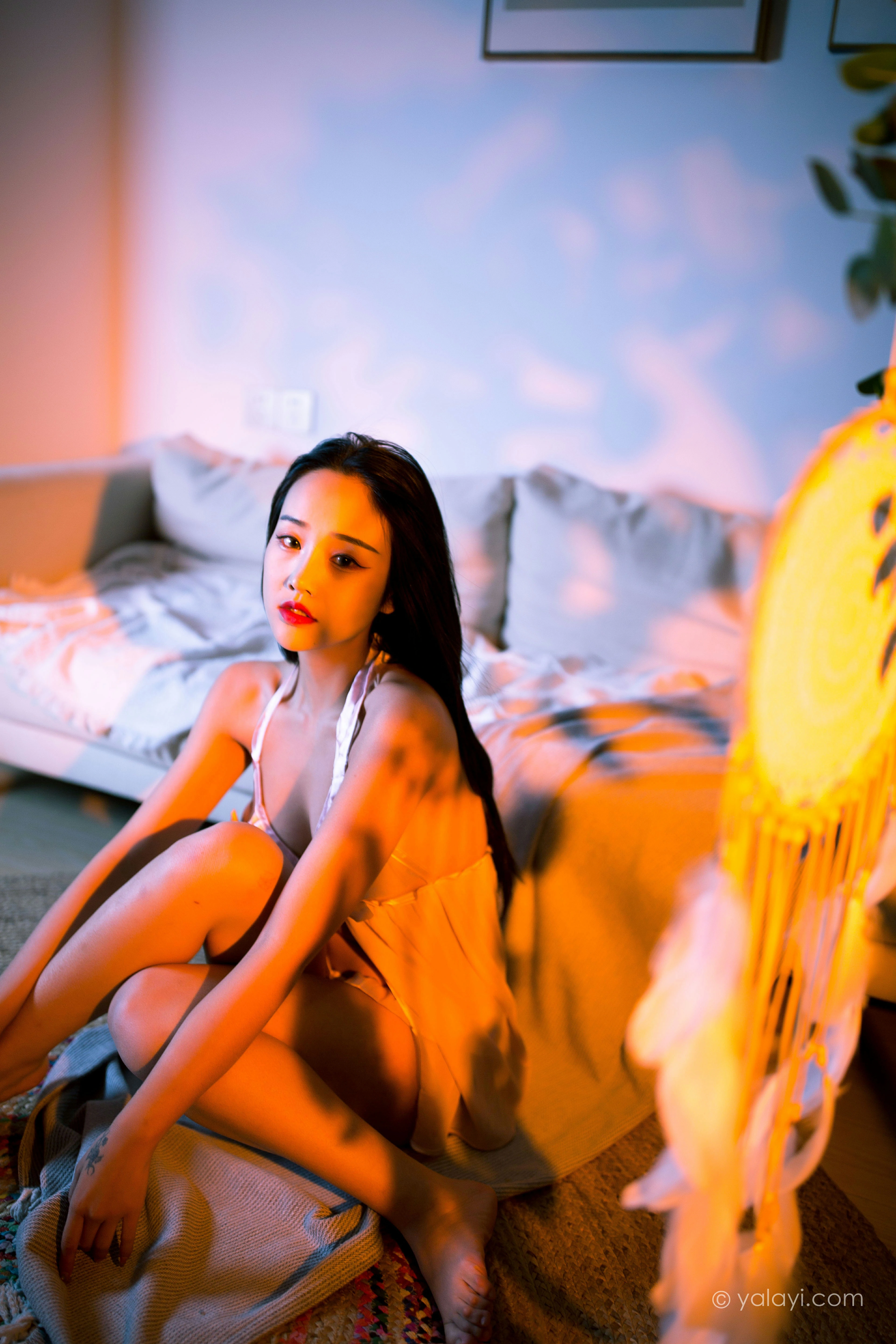 [YALAYI雅拉伊]NO.802 魂萦梦牵 优优 粉色透视情趣睡衣加黑色蕾丝内衣性感私房写真集第3张