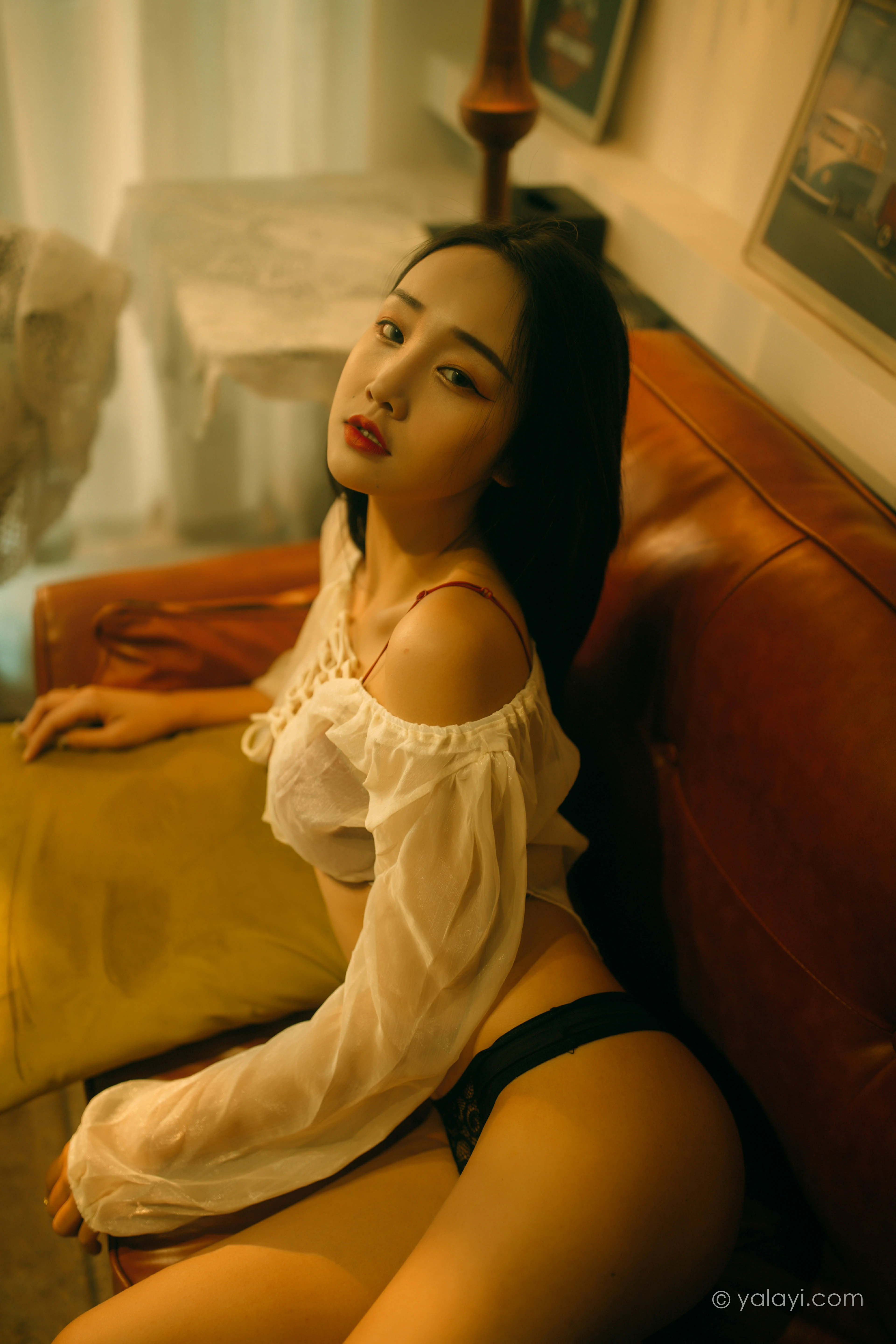 [YALAYI雅拉伊]NO.802 魂萦梦牵 优优 粉色透视情趣睡衣加黑色蕾丝内衣性感私房写真集第6张