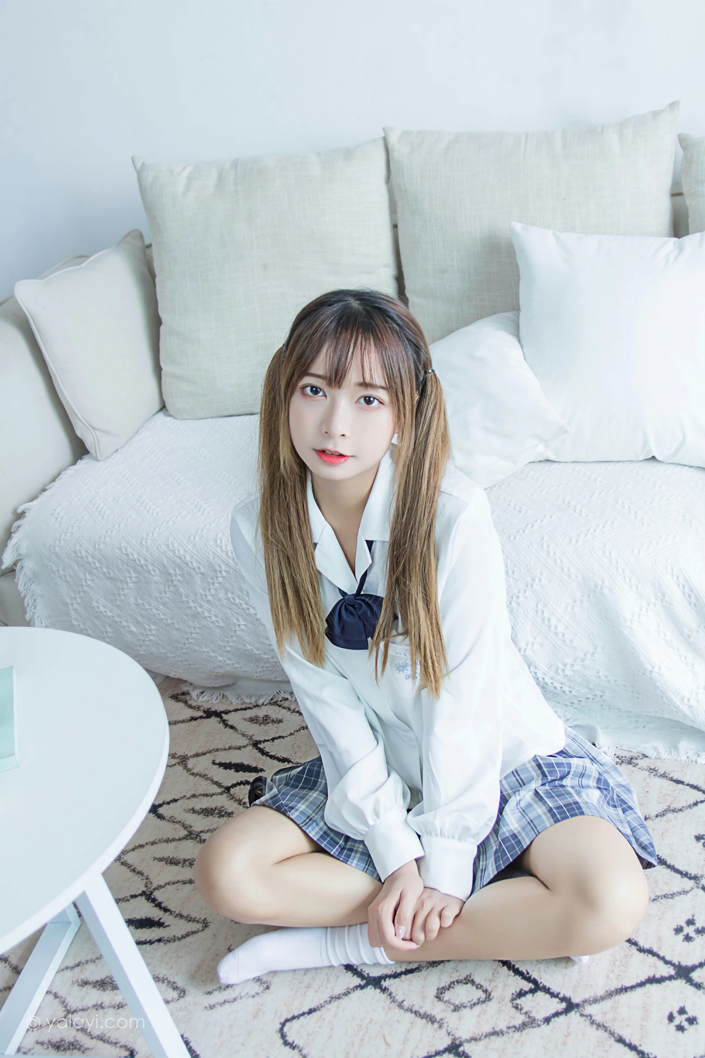 [YALAYI雅拉伊]NO.667 《有我超甜》 阿禾 白色JK制服加格子短裙私房写真集第9张