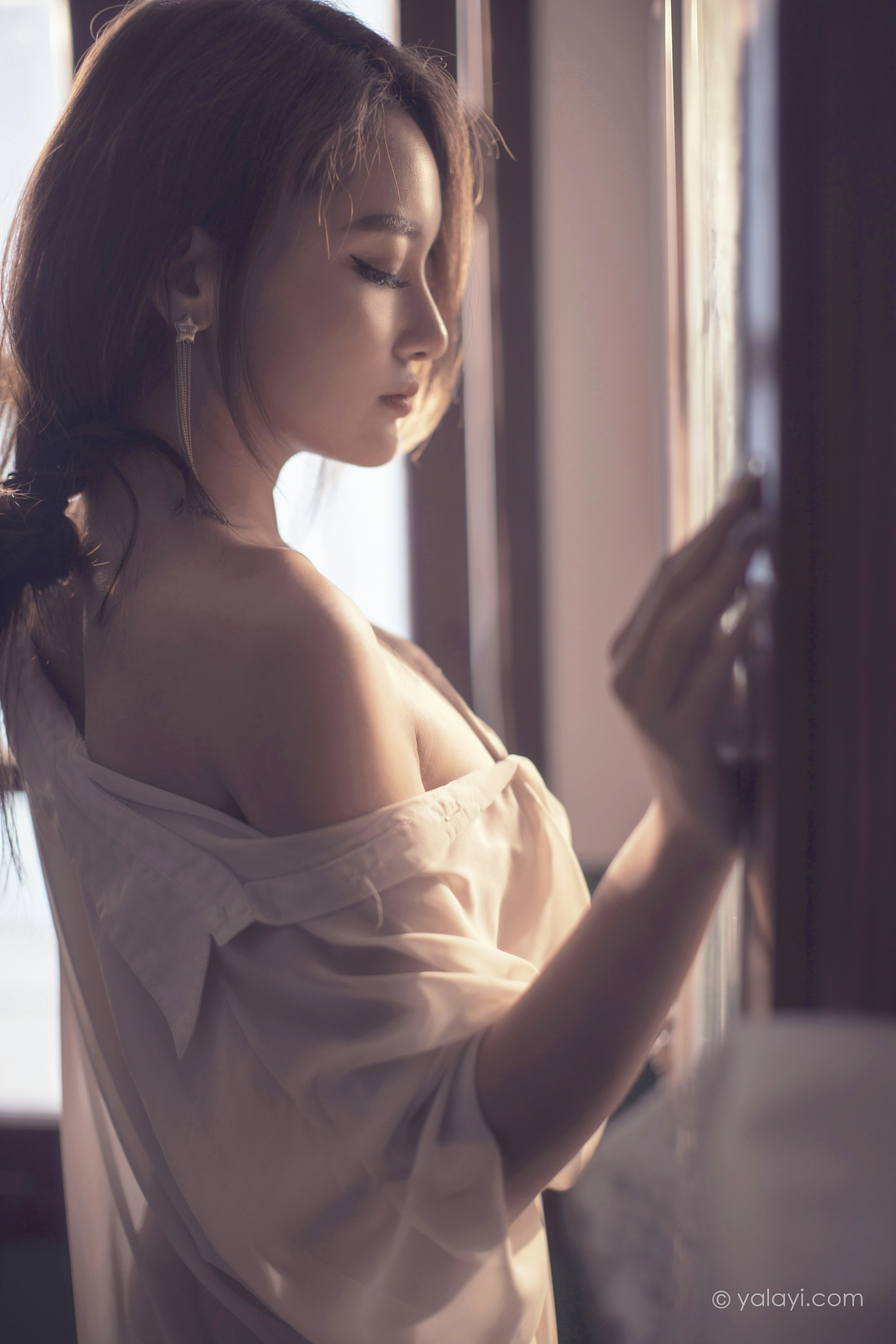 [YALAYI雅拉伊]NO.803 若有思 梓杨 白色透视衬衫居家性感私房写真集第8张