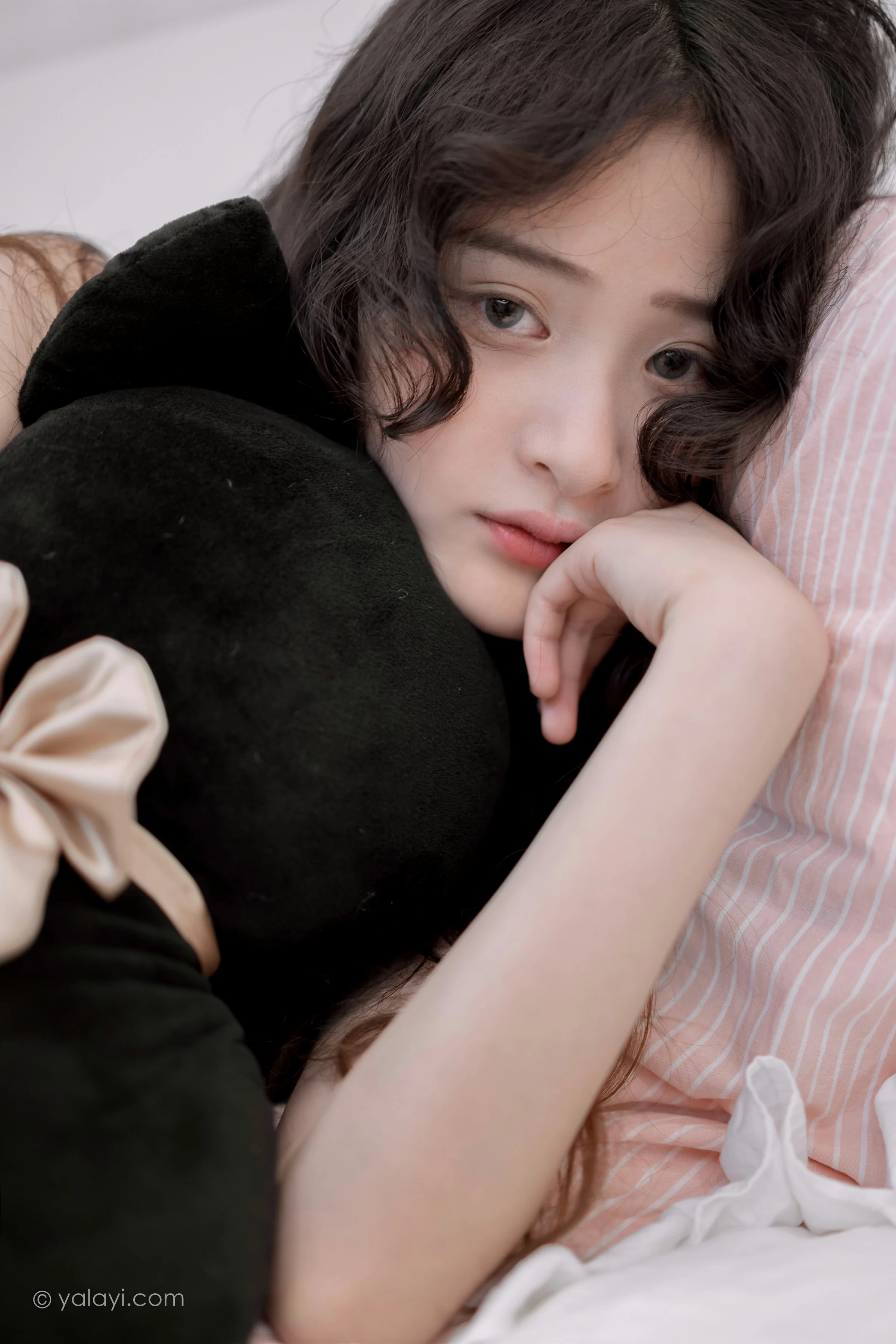[YALAYI雅拉伊]NO.716 《对我说爱你》 西子 黑色内衣居家性感私房写真集第2张