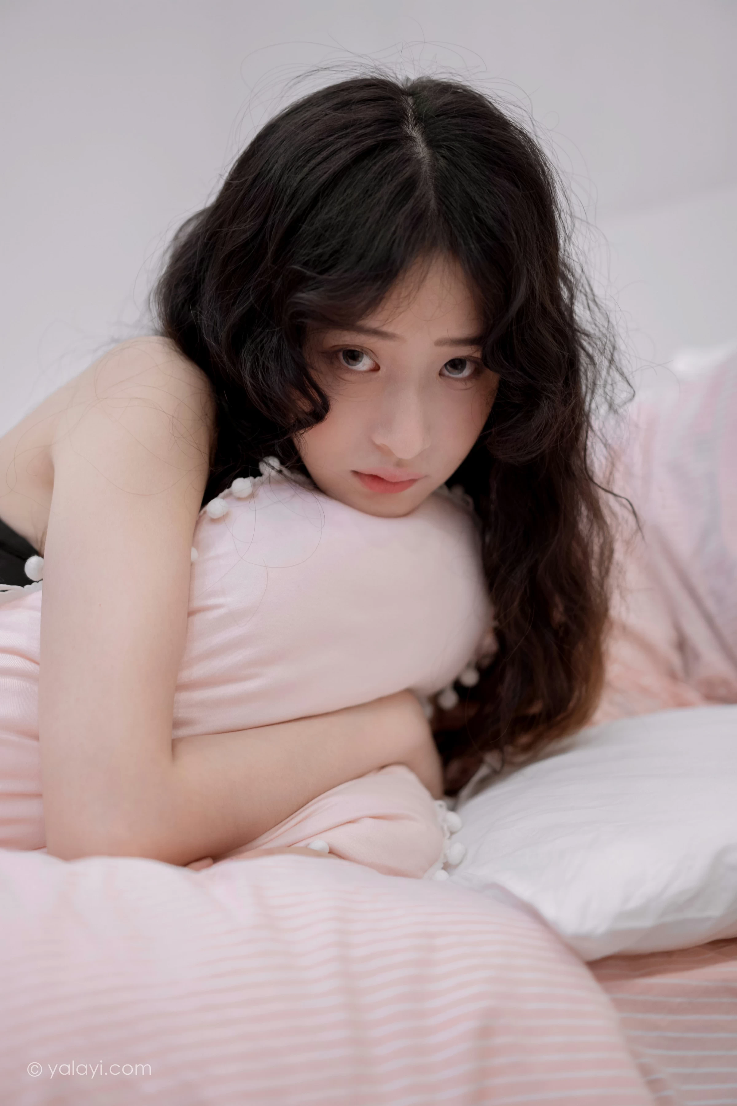 [YALAYI雅拉伊]NO.716 《对我说爱你》 西子 黑色内衣居家性感私房写真集第4张