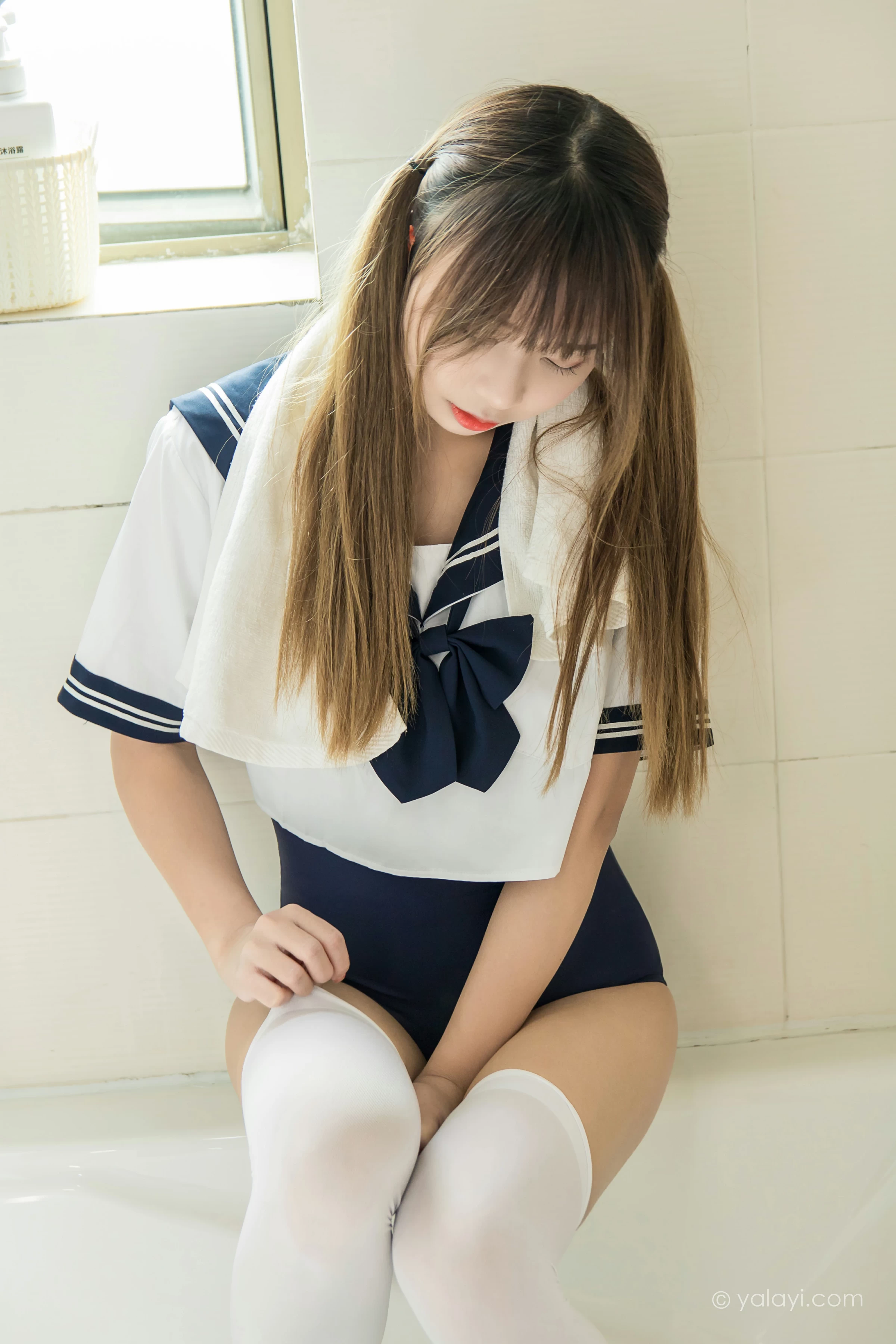 [YALAYI雅拉伊]NO.681 《少女的夏天》 阿禾 JK水手制服加蓝色紧身连体体操服性感私房写真集第5张