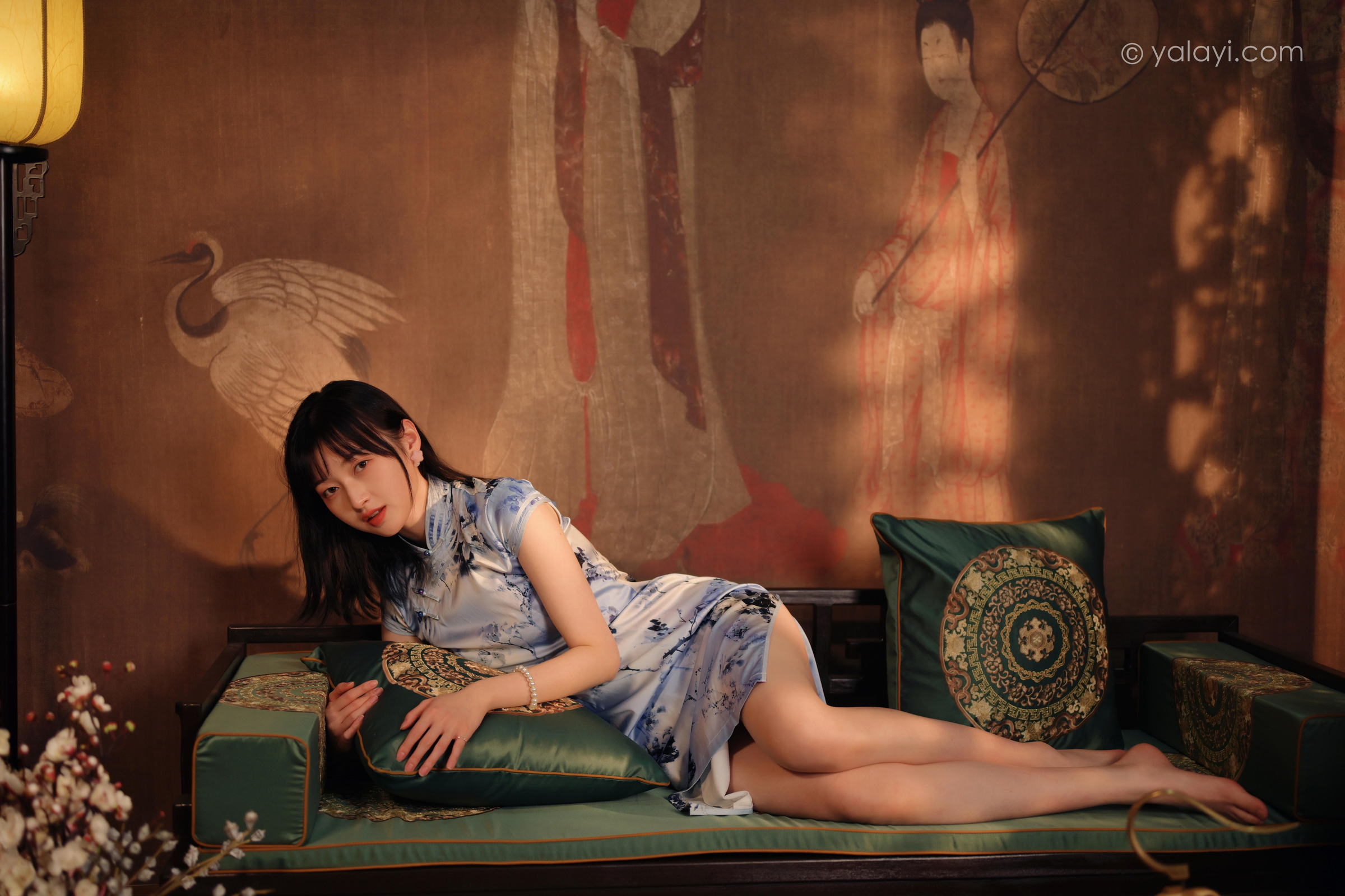 [YALAYI雅拉伊]2022.03.18 绝代芳华 京京 银色无袖旗袍民国风优雅写真集第8张