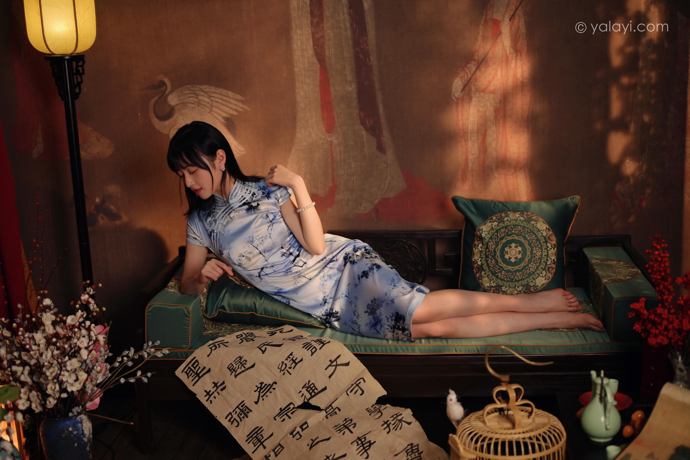 [YALAYI雅拉伊]2022.03.18 绝代芳华 京京 银色无袖旗袍民国风优雅写真集第4张