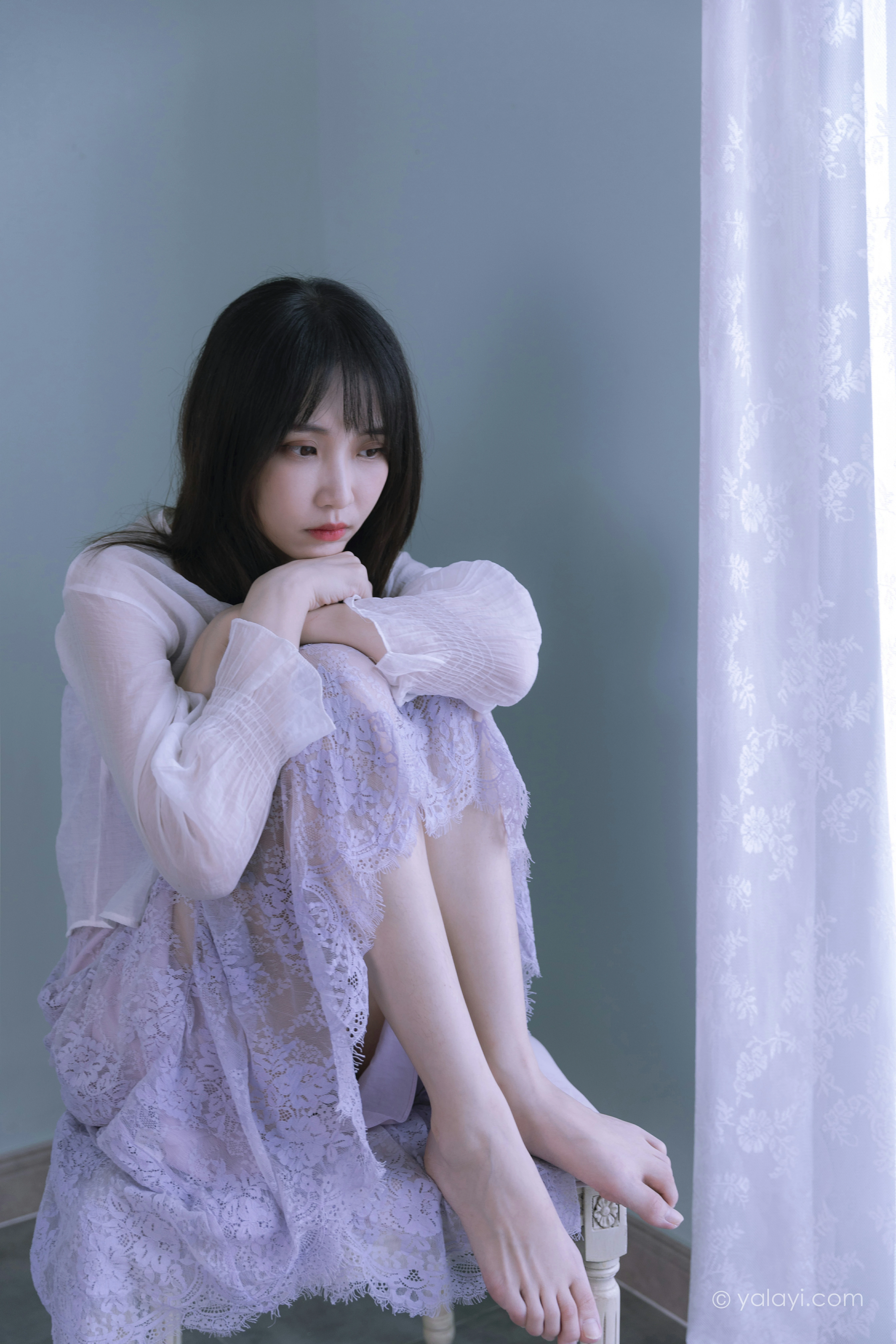 [YALAYI雅拉伊]NO.811 紫色的早晨 妍妍 白色透视蕾丝连衣裙居家私房写真集第7张